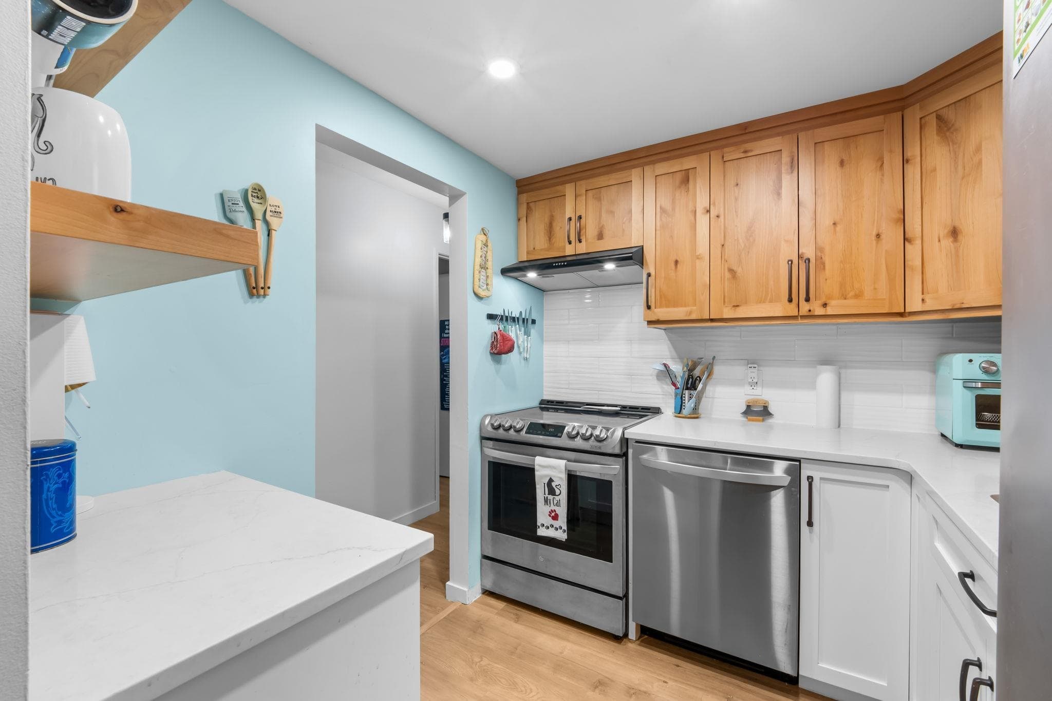 105 - 225 Mowat Street, New Westminster, V3M 4B1 — photo 2