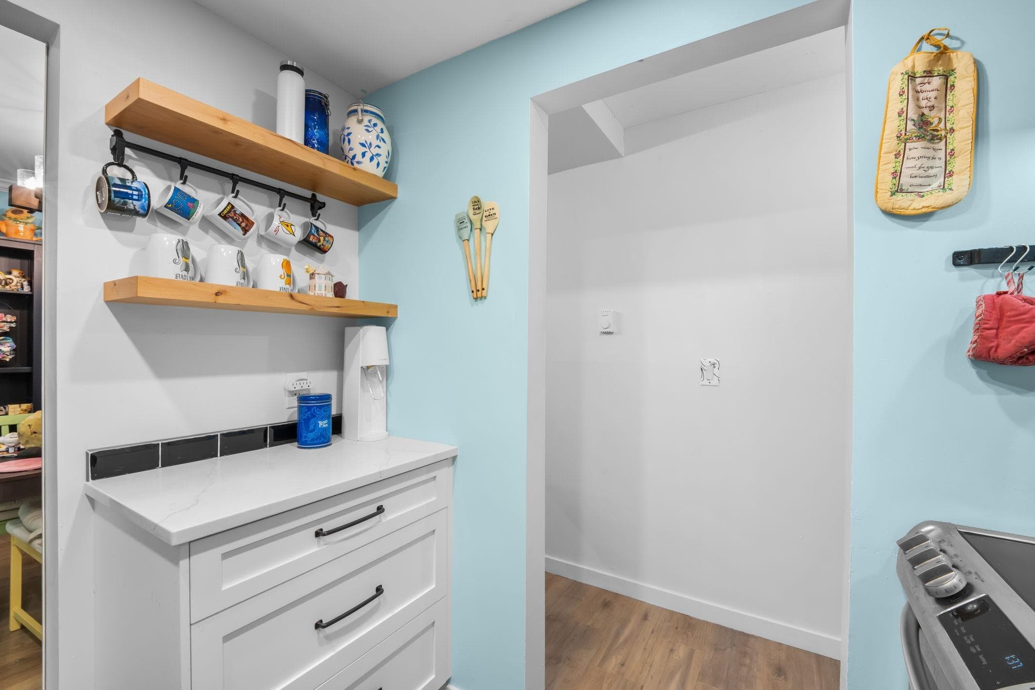 105 - 225 Mowat Street, New Westminster, V3M 4B1 — photo 4