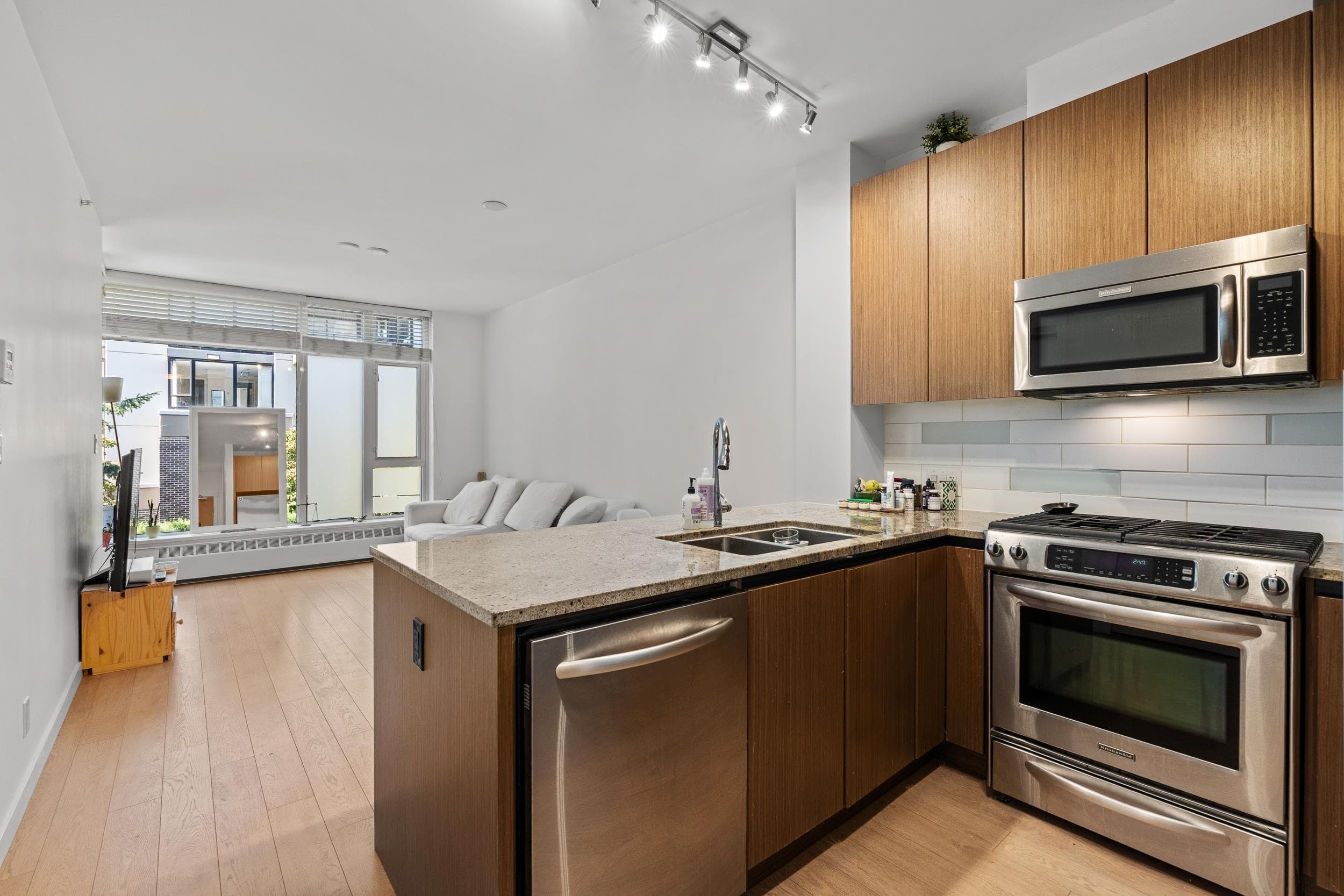 205 - 135 W 2nd Street, North Vancouver, V7M 0C5 — photo 4