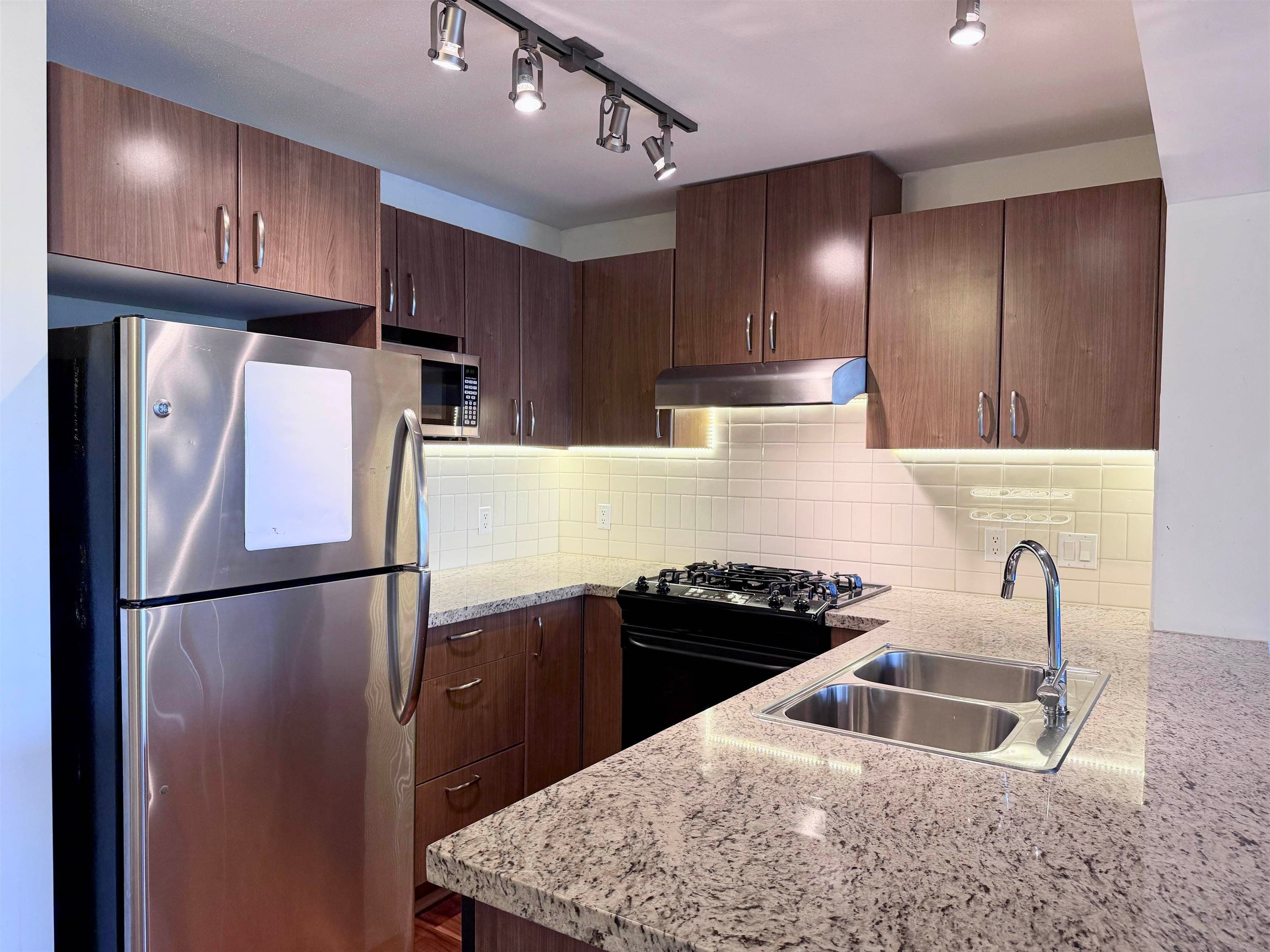 402 - 3082 Dayanee Springs Boulevard, Coquitlam, V3E 0A3 — photo 3
