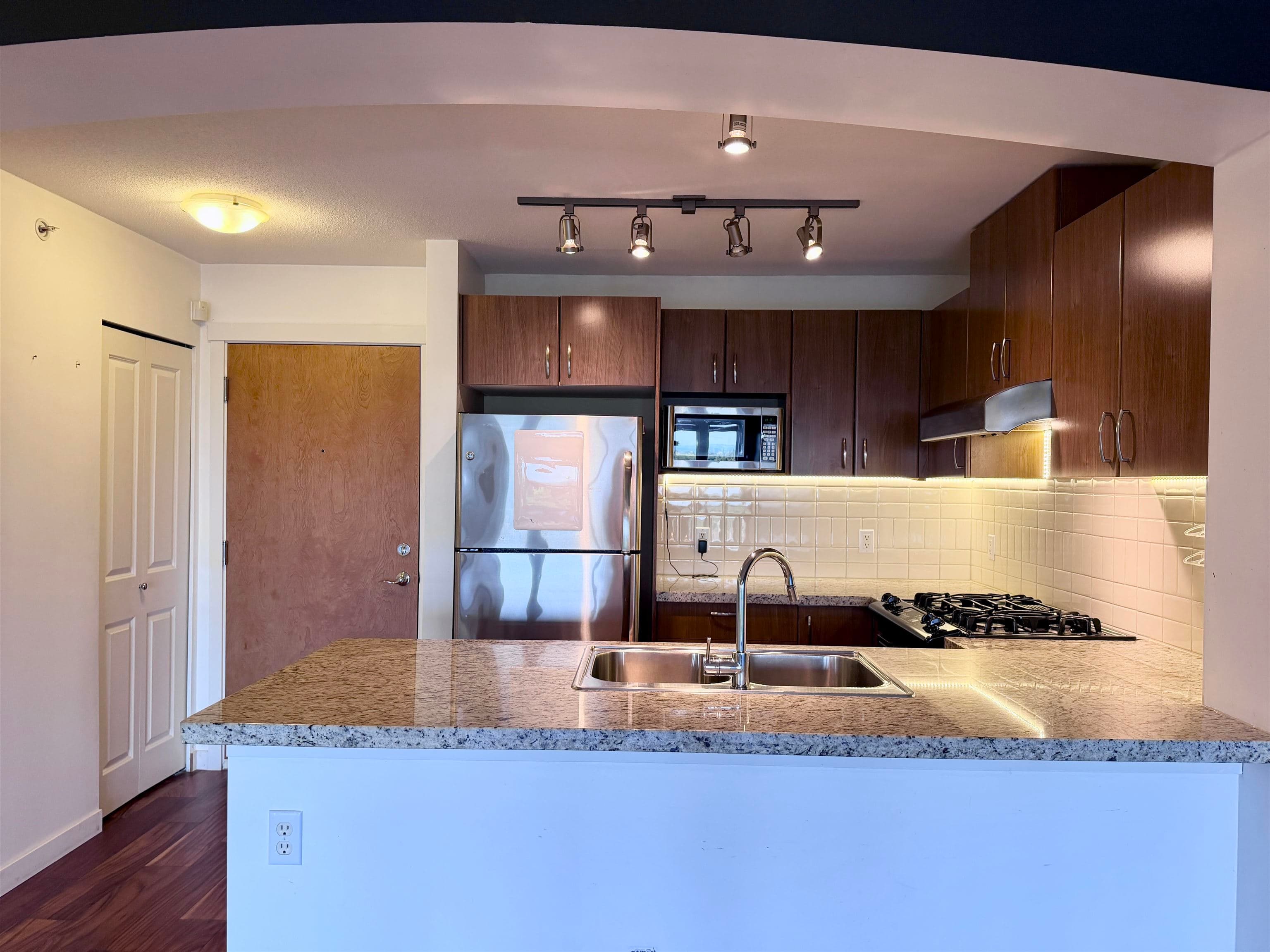 402 - 3082 Dayanee Springs Boulevard, Coquitlam, V3E 0A3 — photo 4