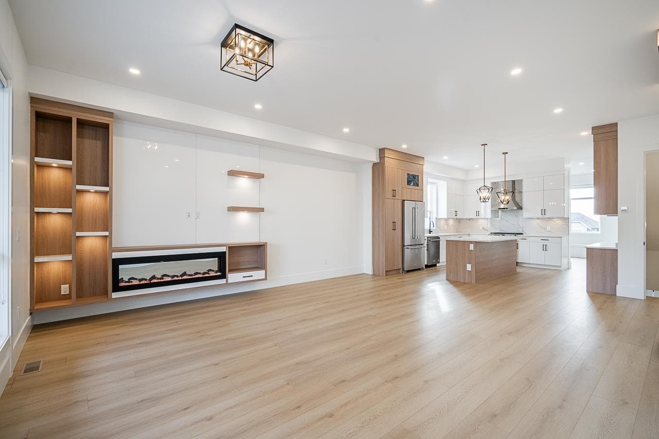 16685 16 Avenue, Surrey, V3S 9X7 — photo 2
