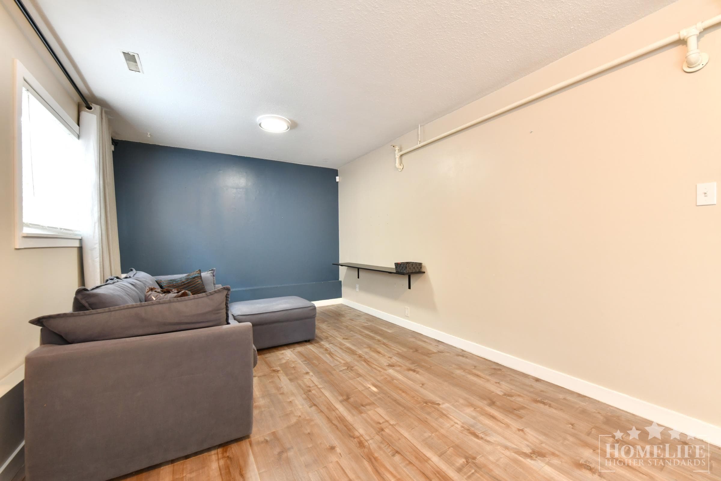 B - 20844 Douglas Crescent, Langley, V3A 4C2 — photo 2