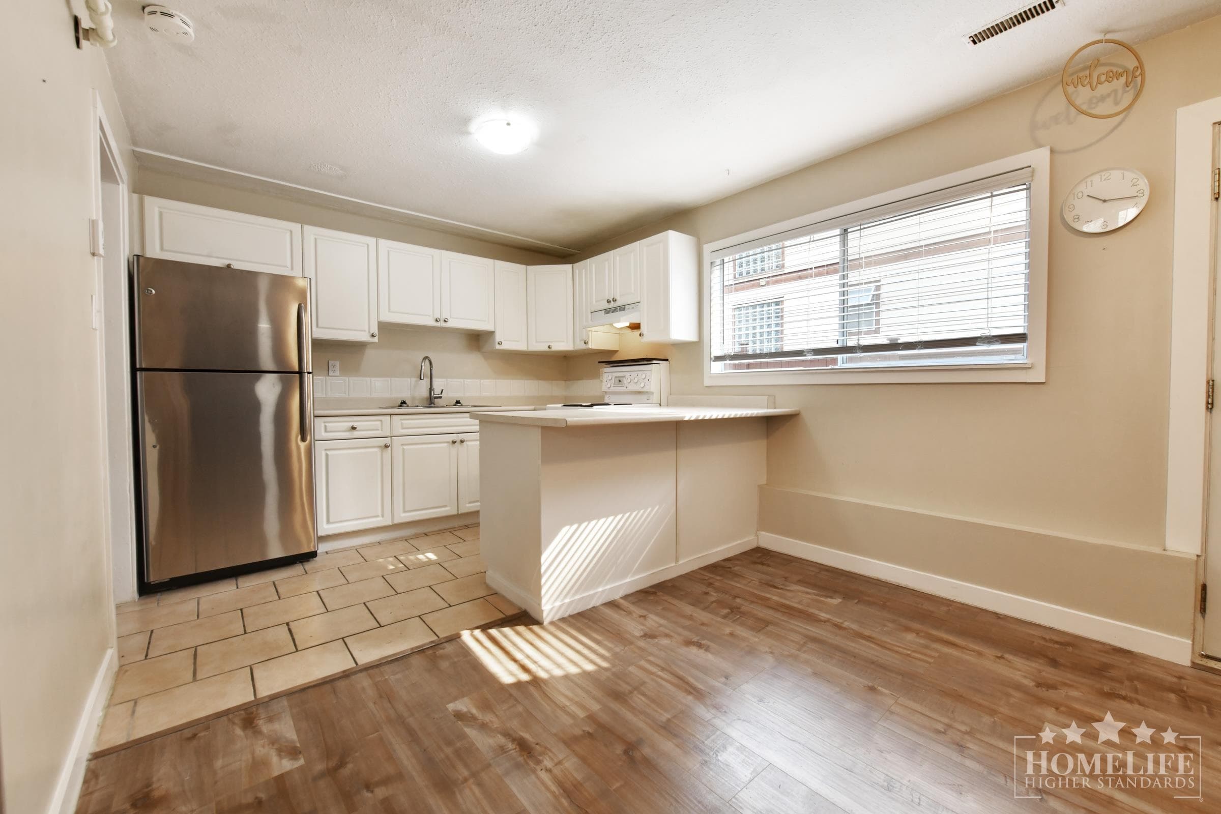 B - 20844 Douglas Crescent, Langley, V3A 4C2 — photo 5