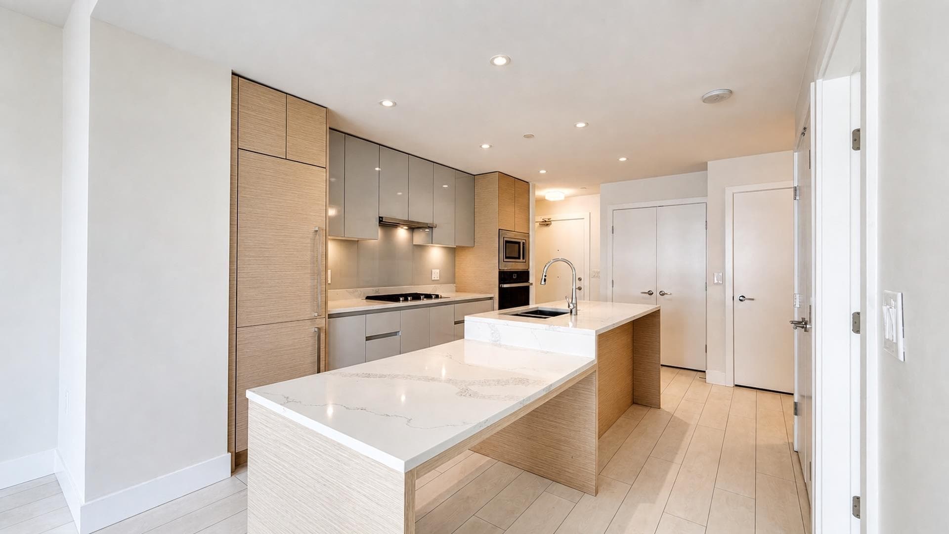 405 - 3538 Sawmill Crescent, Vancouver, V5S 0J8 — photo 2