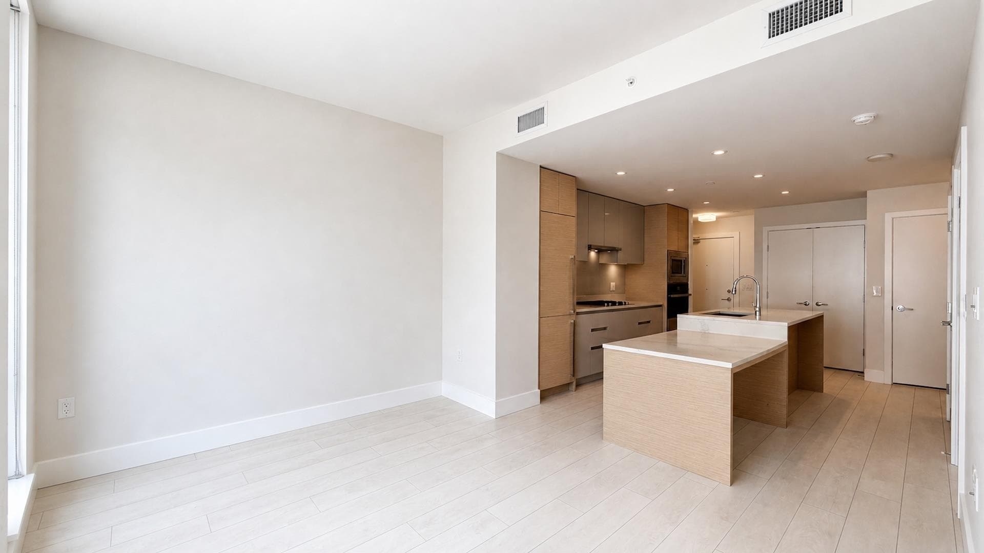 405 - 3538 Sawmill Crescent, Vancouver, V5S 0J8 — photo 3