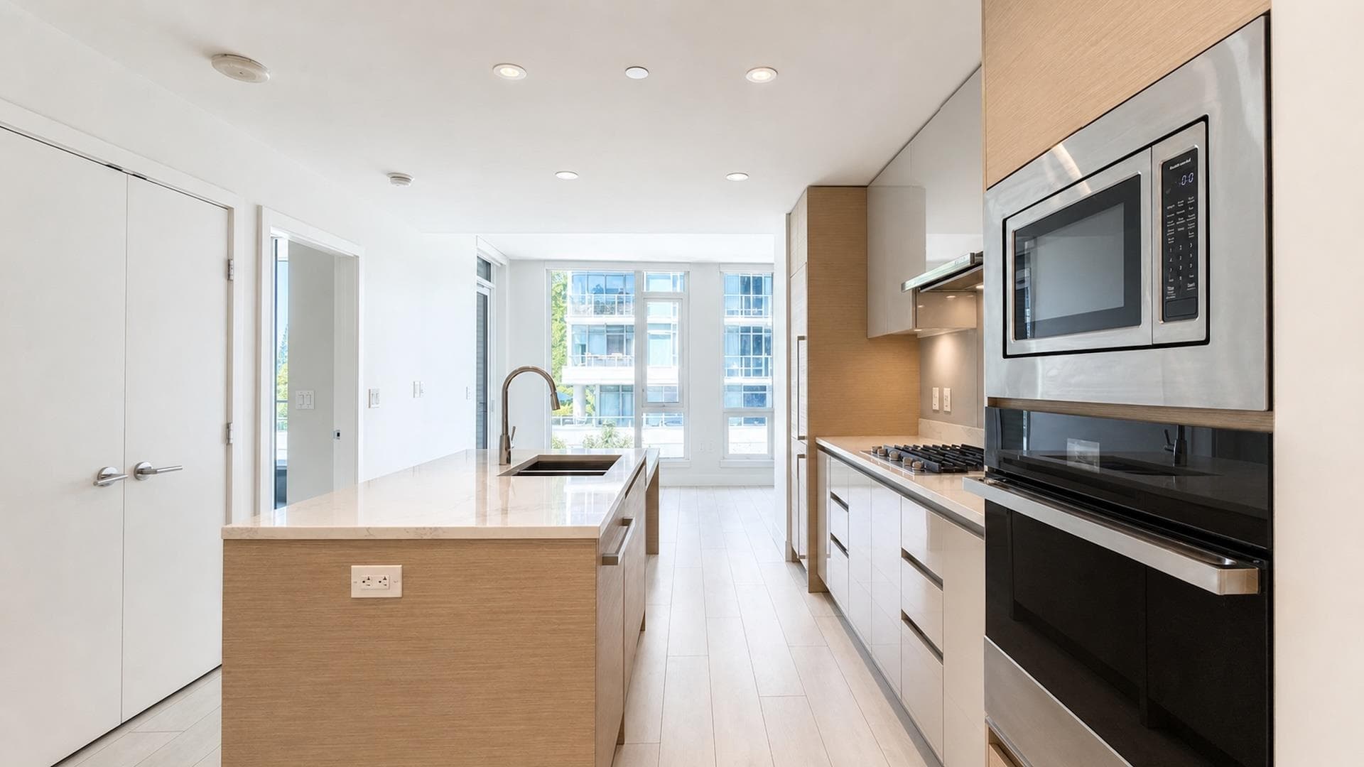 405 - 3538 Sawmill Crescent, Vancouver, V5S 0J8 — photo 1