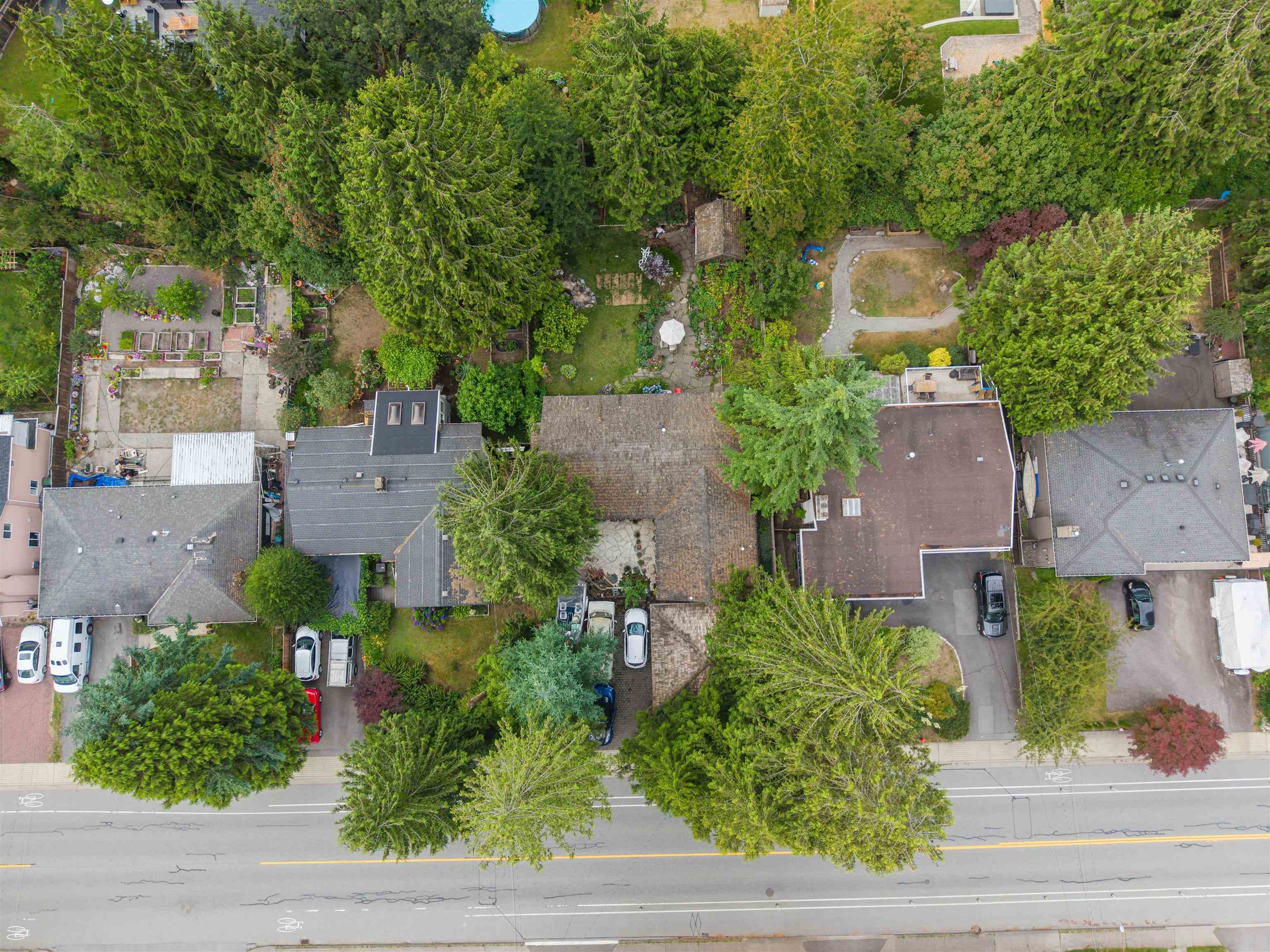 886 E 29th Street, North Vancouver, V7K 1B8 — photo 2
