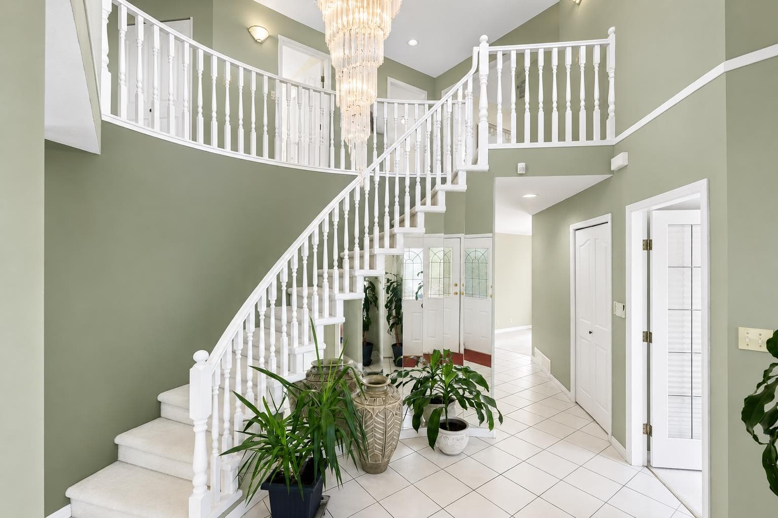 2607 Panorama Drive, Coquitlam, V3E 2W1 — photo 5