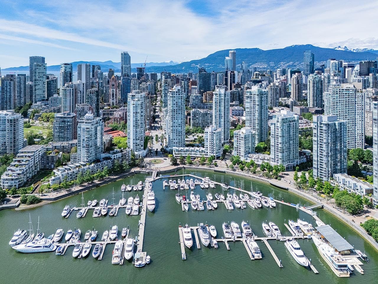 1067 Marinaside Crescent, Vancouver, V6Z 3A4 — photo 2