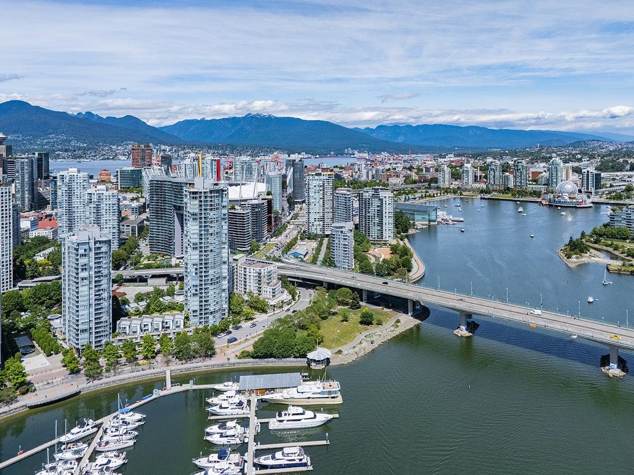 1067 Marinaside Crescent, Vancouver, V6Z 3A4 — photo 4