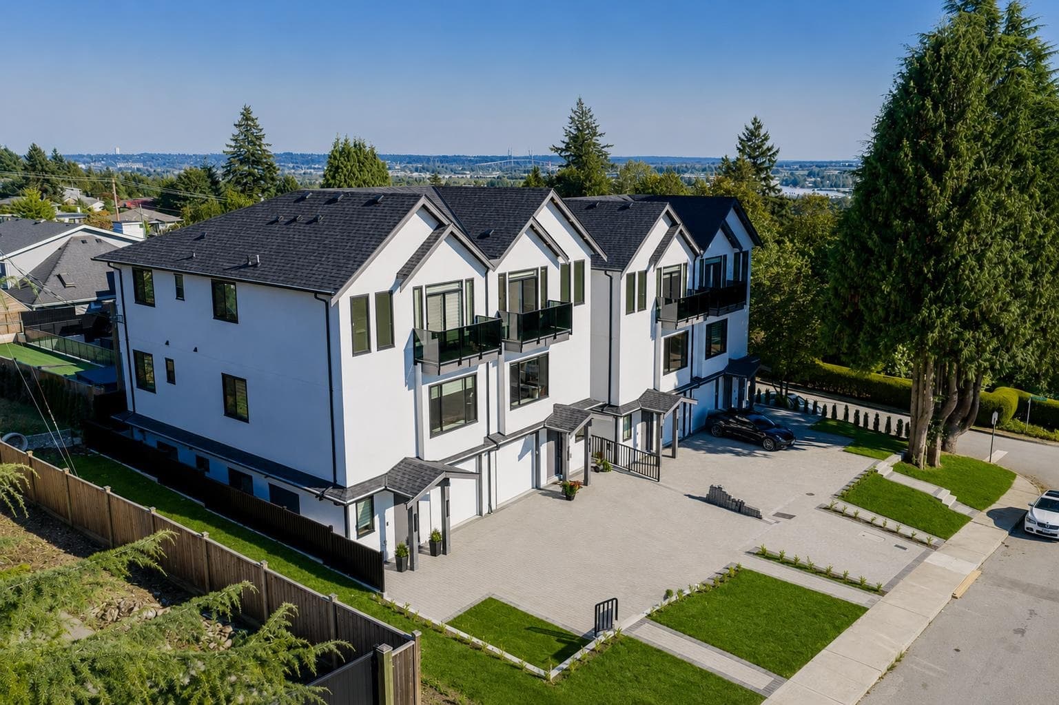 2 - 7990 Bradley Avenue, Burnaby, V5J 0K5 — photo 3