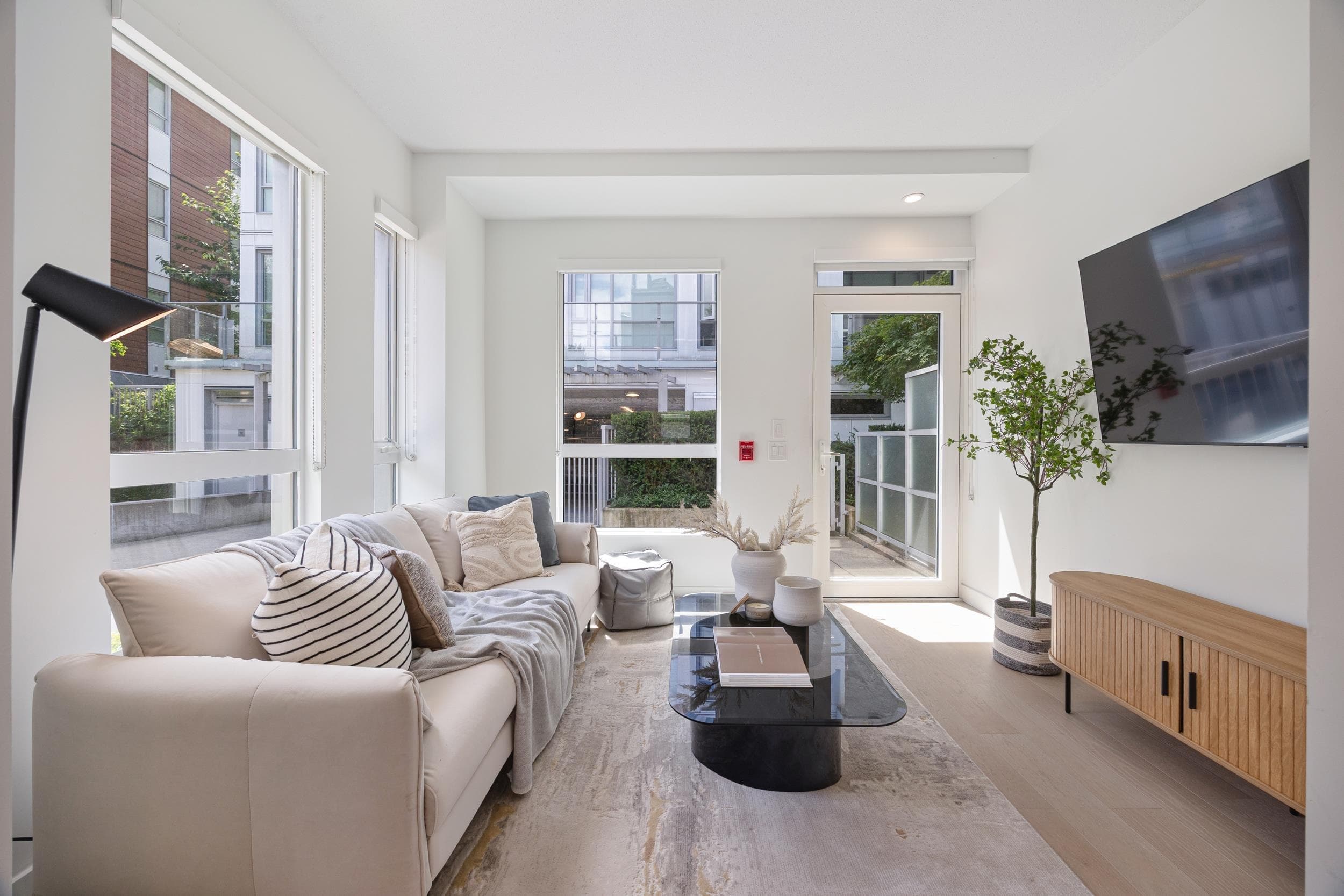 477 W King Edward Avenue, Vancouver, V5Y 2J3 — photo 1