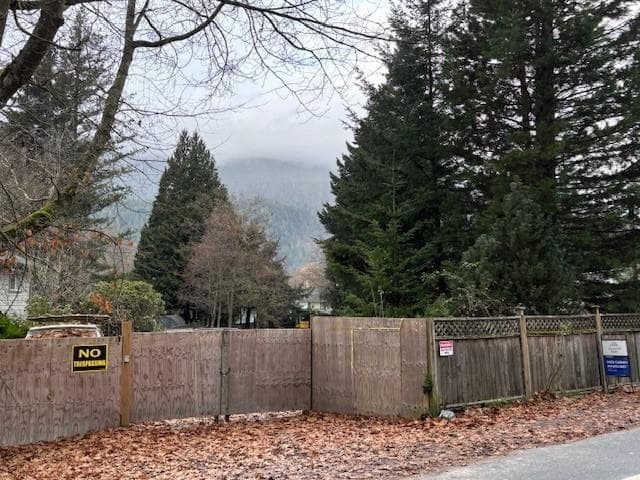 41747 Government Road, Squamish, V0N 3G0 — photo 2