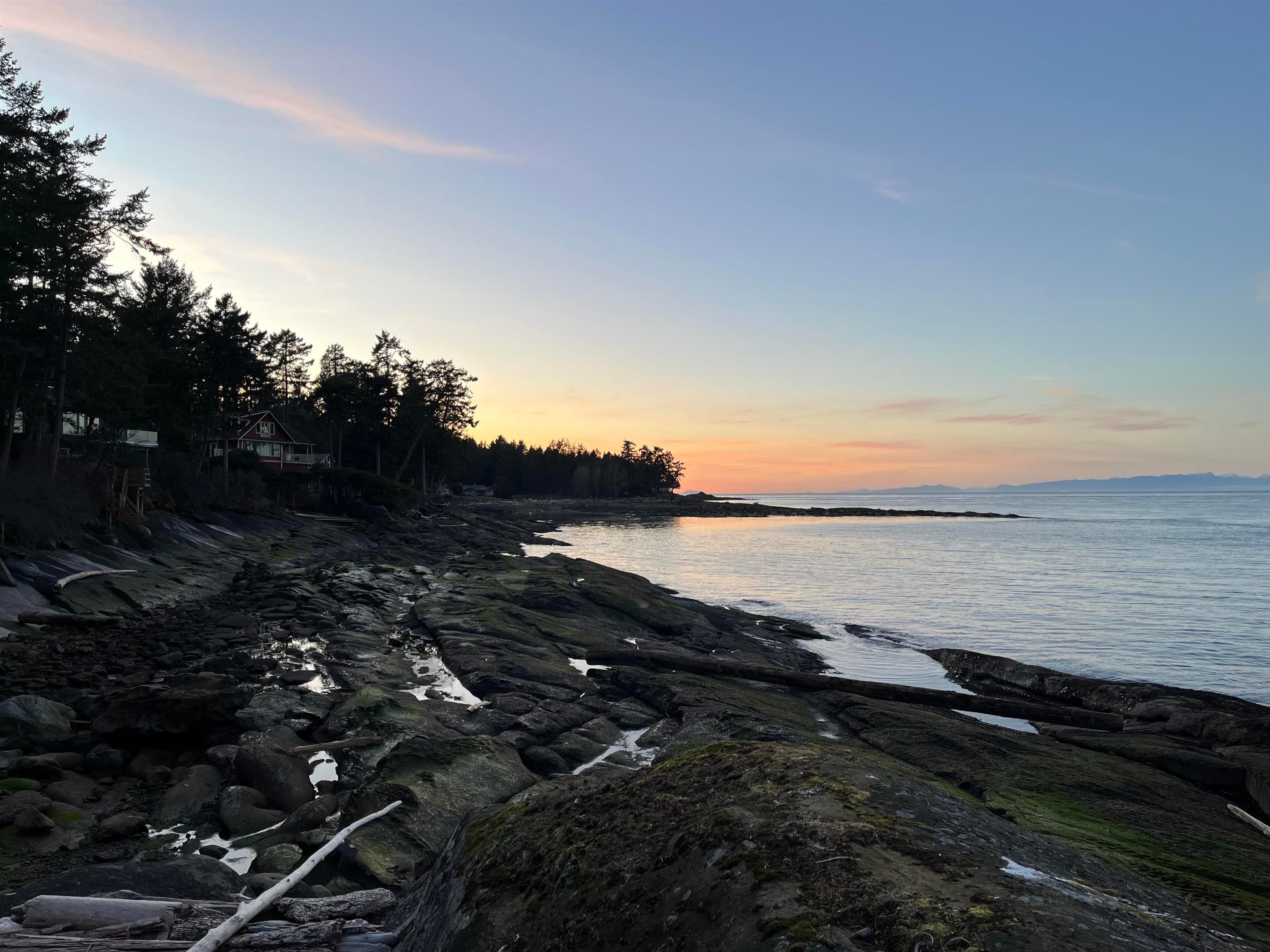 581 Bayview Drive, Mayne Island, V0N 2J1 — photo 2