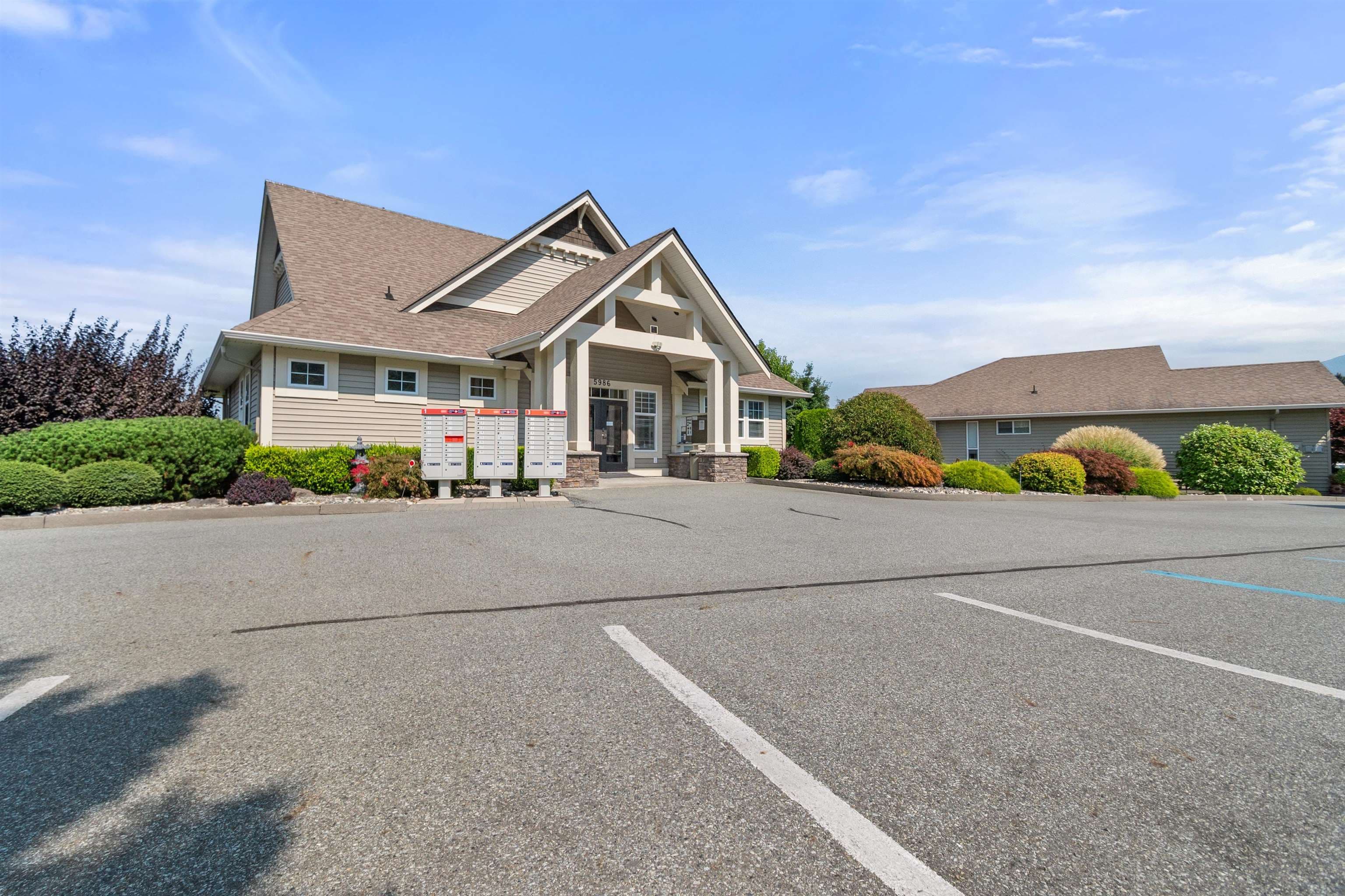 5976 Hunter Creek Crescent, Chilliwack, V2R 0B7 — photo 2