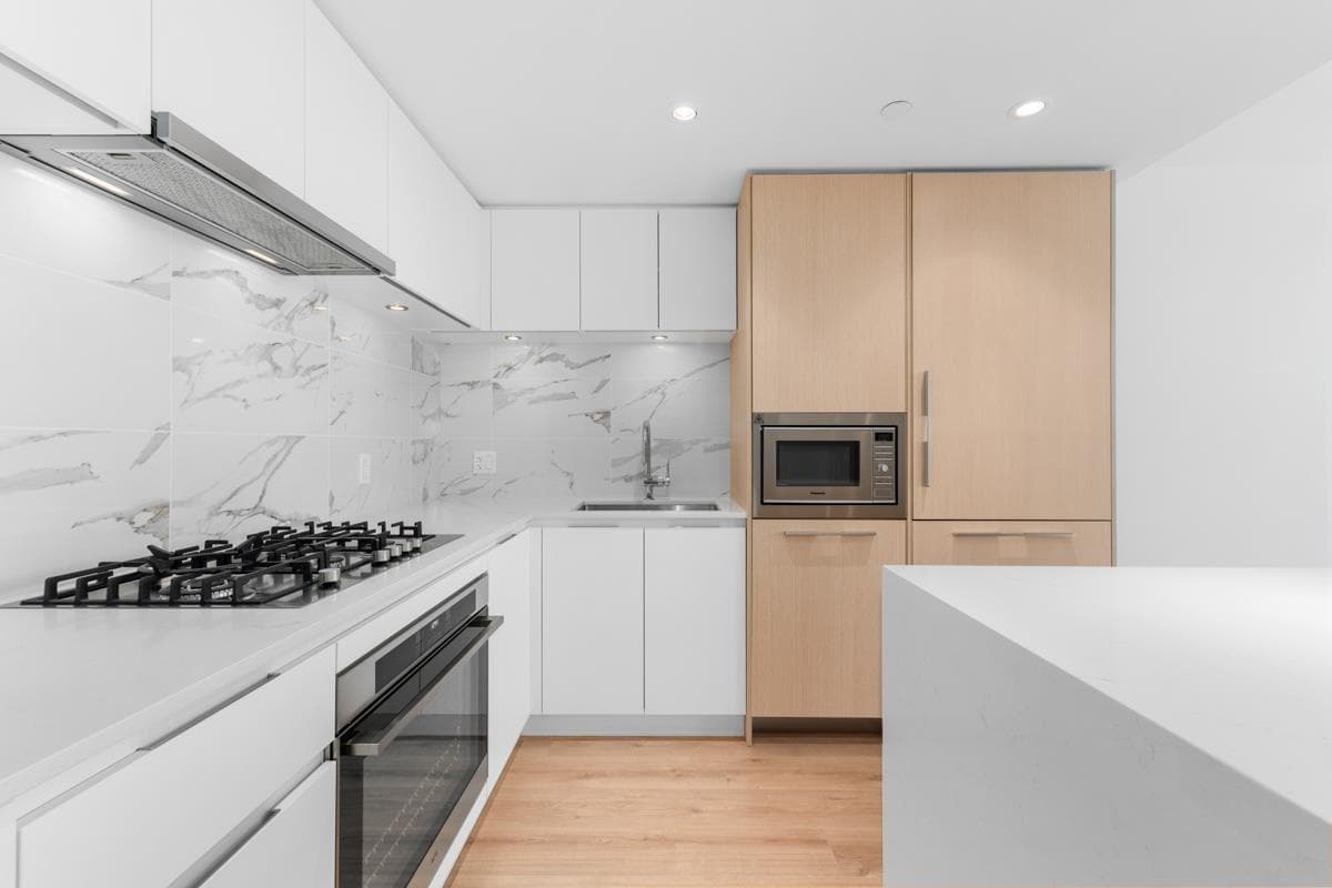 1208 - 1500 Fern Street, North Vancouver, V7J 1H6 — photo 2