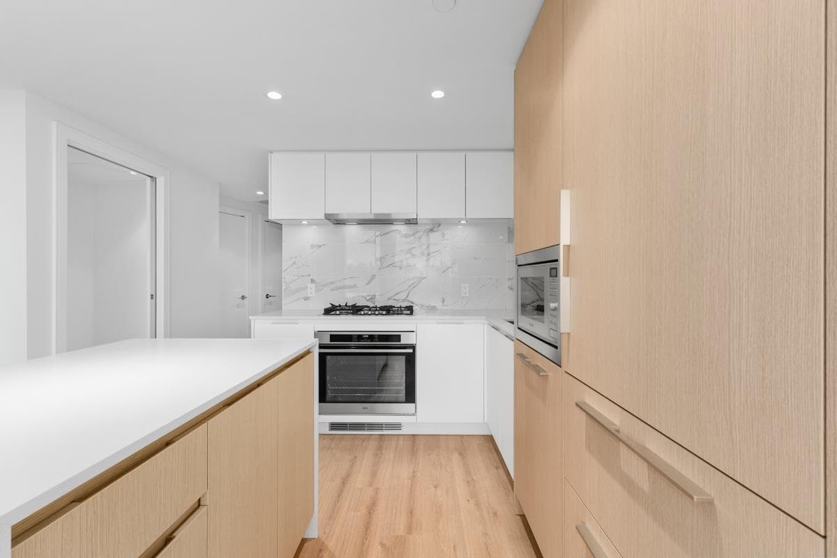 1208 - 1500 Fern Street, North Vancouver, V7J 1H6 — photo 5