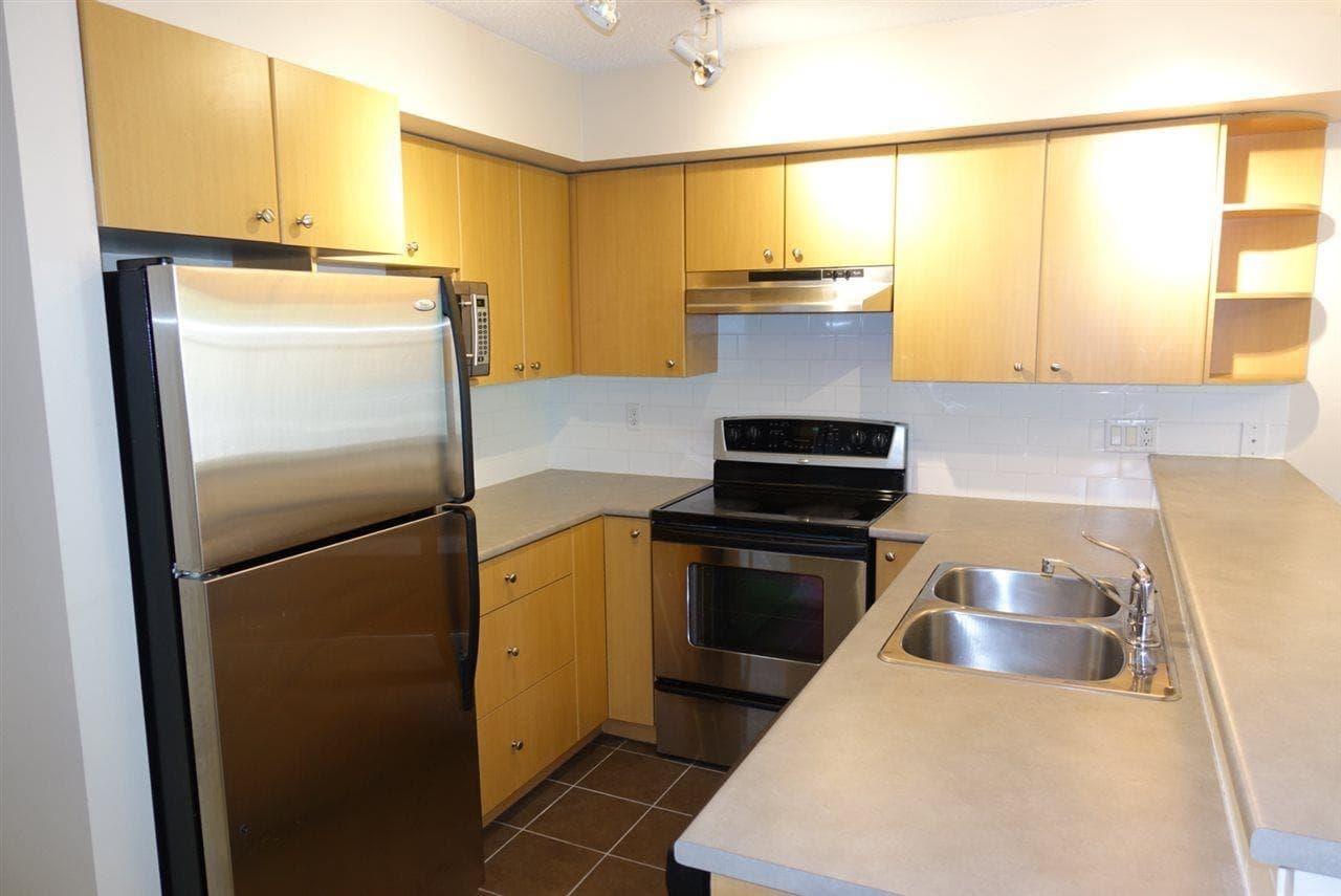 49 - 7088 17th Avenue, Burnaby, V3N 1K5 — photo 2