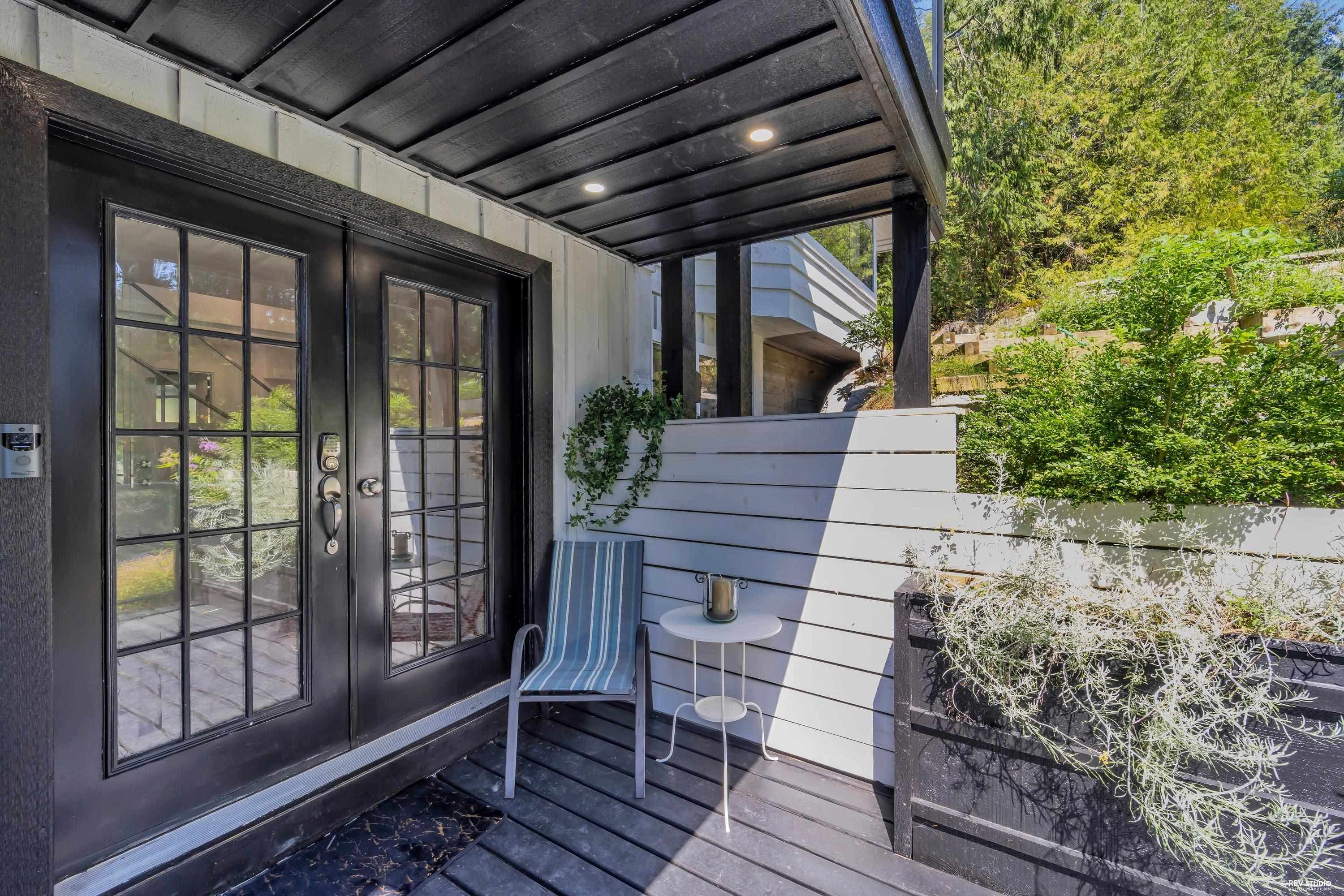 4621 Caulfeild Drive, West Vancouver, V7W 1E9 — photo 3