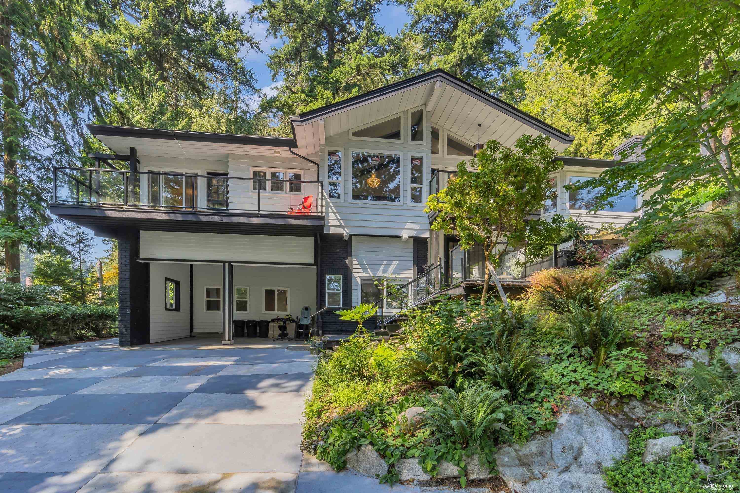 4621 Caulfeild Drive, West Vancouver, V7W 1E9 — photo 1