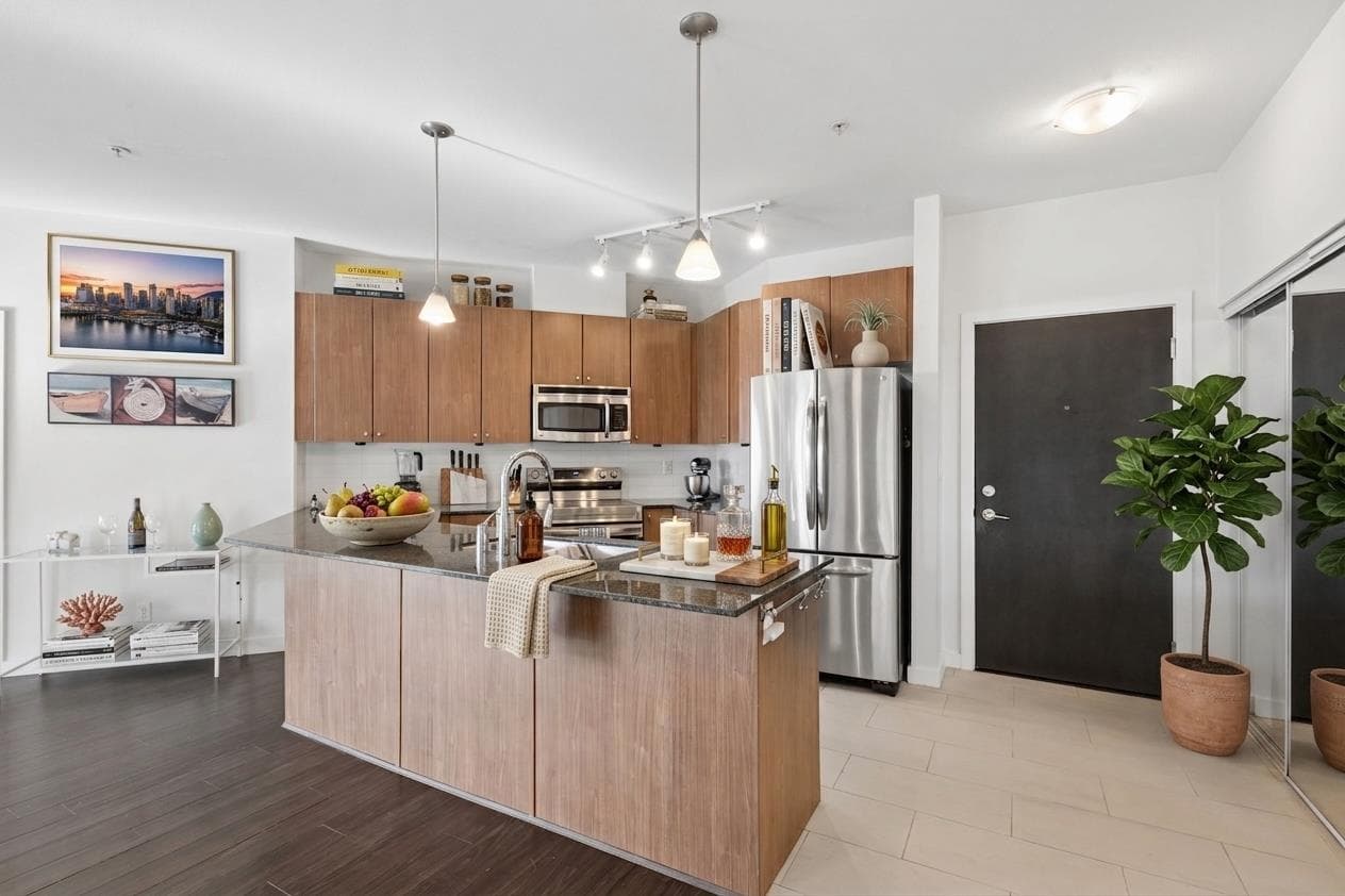 307 - 245 Ross Drive, New Westminster, V3L 0C6 — photo 3