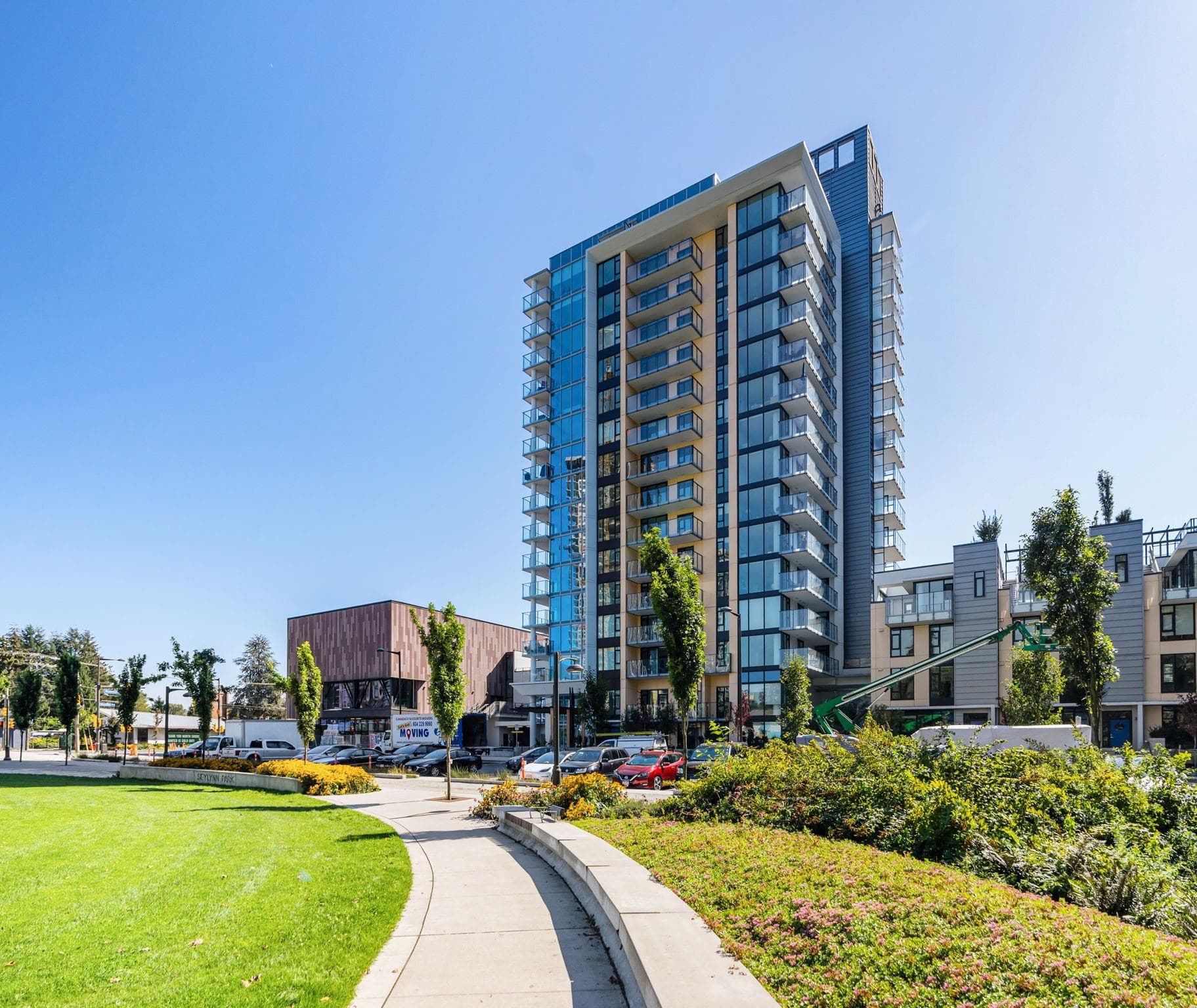 403 - 1471 Hunter Street, North Vancouver, V7J 1H3 — photo 1