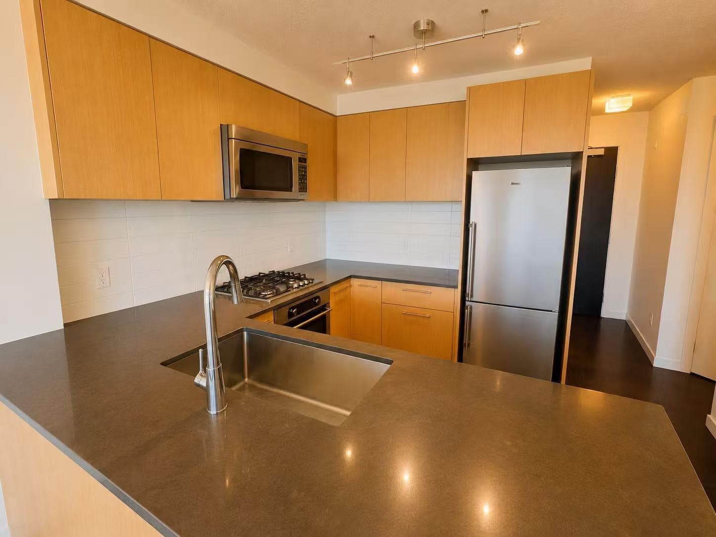 7988 Ackroyd Road, Richmond, V6X 0K6 — photo 3