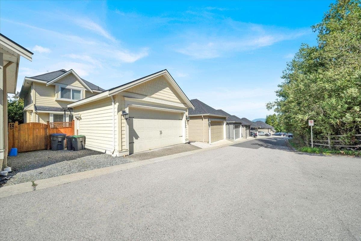 2886 160 Street, Surrey, V3Z 3W1 — photo 2