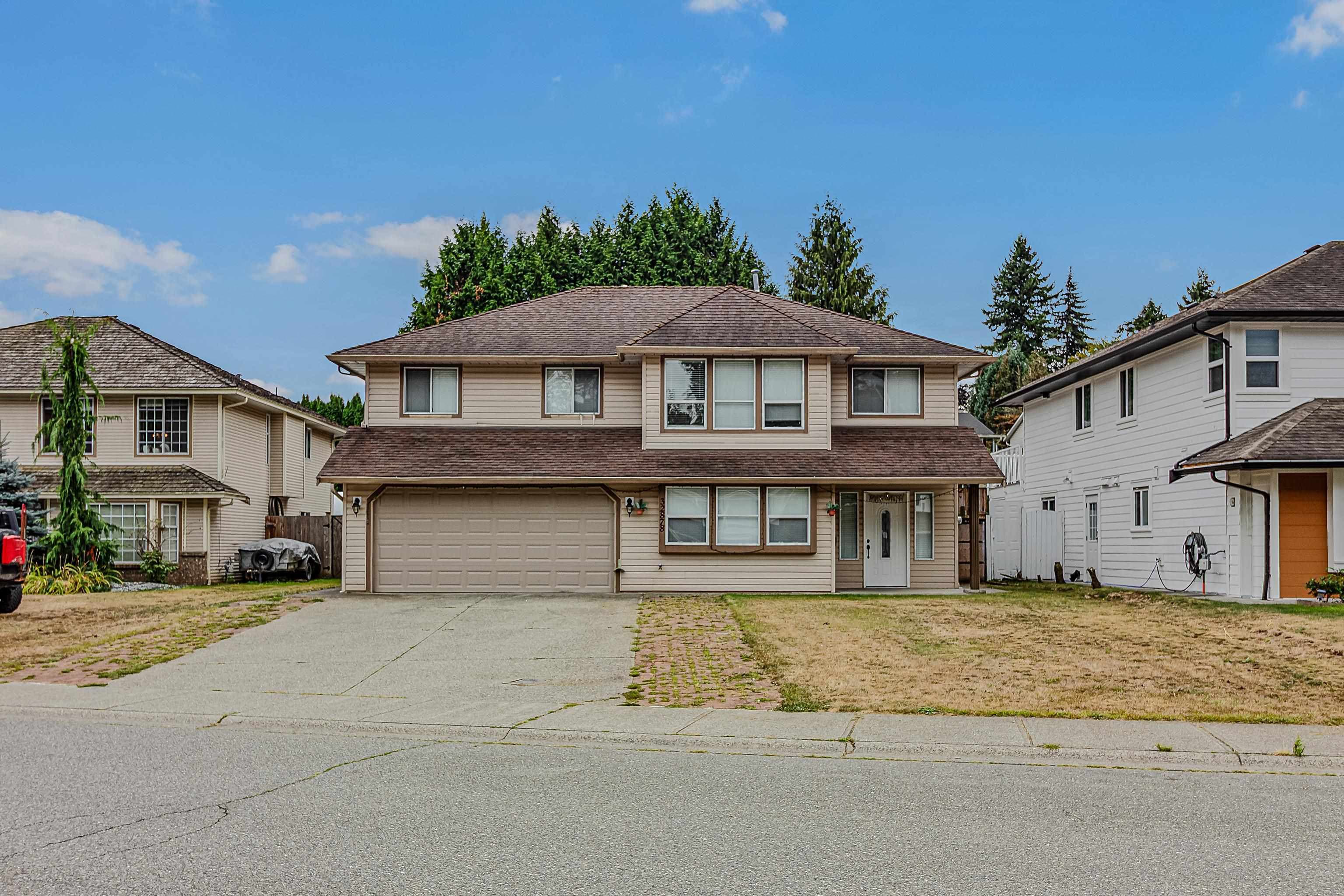 32878 Harwood Place, Abbotsford, V2S 7C1 — photo 1