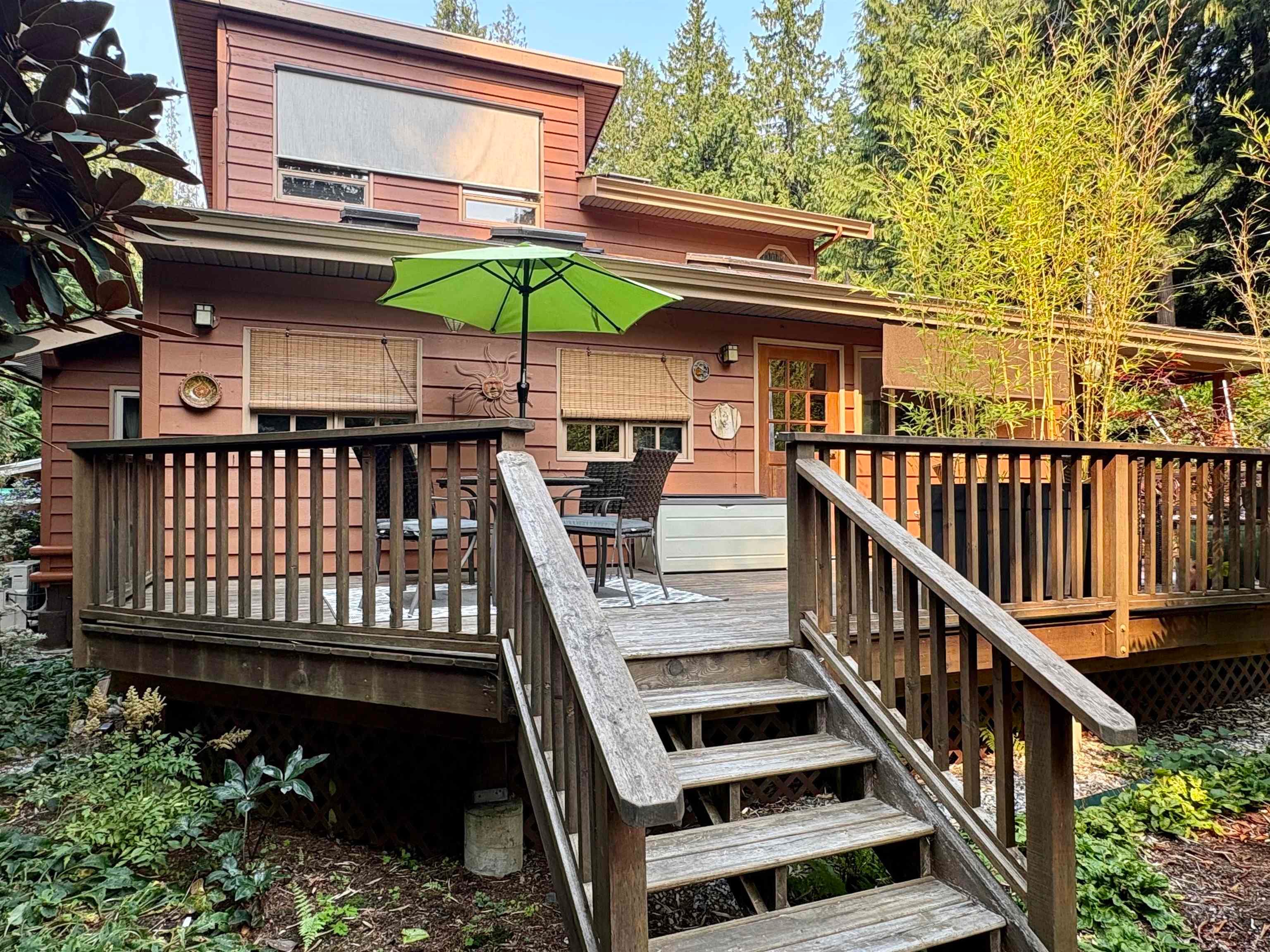 1549 Park Avenue, Roberts Creek, V0N 2W2 — photo 2