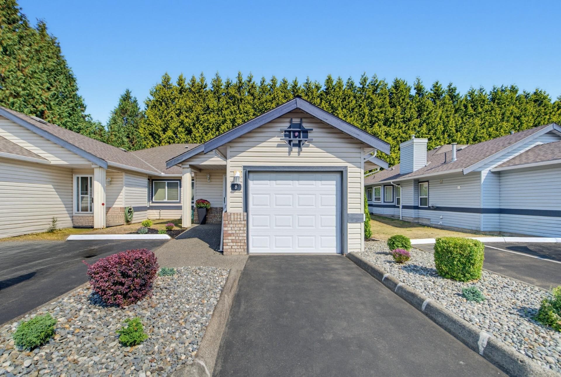 8 - 5550 Langley Bypass, Langley, V3A 7Z3 — photo 2
