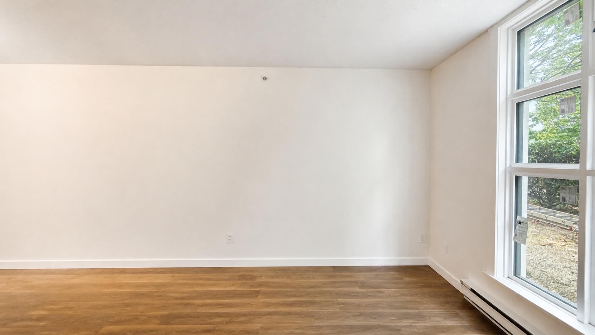 1 - 2528 E Broadway, Vancouver, V5M 4V2 — photo 5