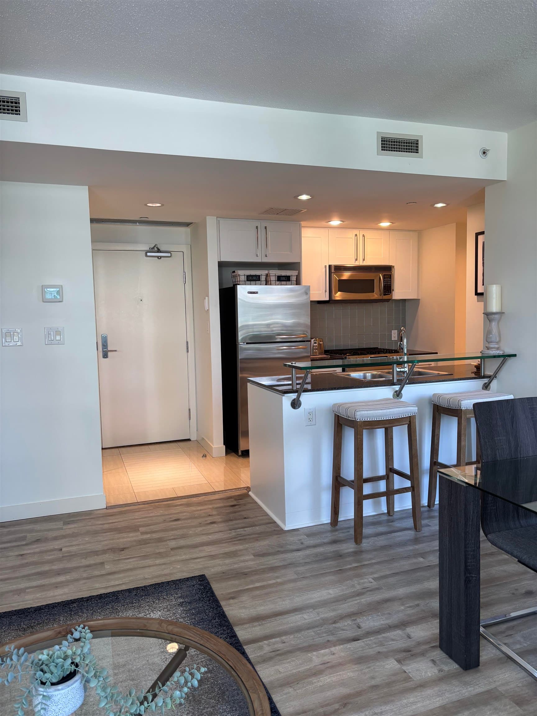 906 - 633 Kinghorne Mews, Vancouver, V6Z 3A9 — photo 3