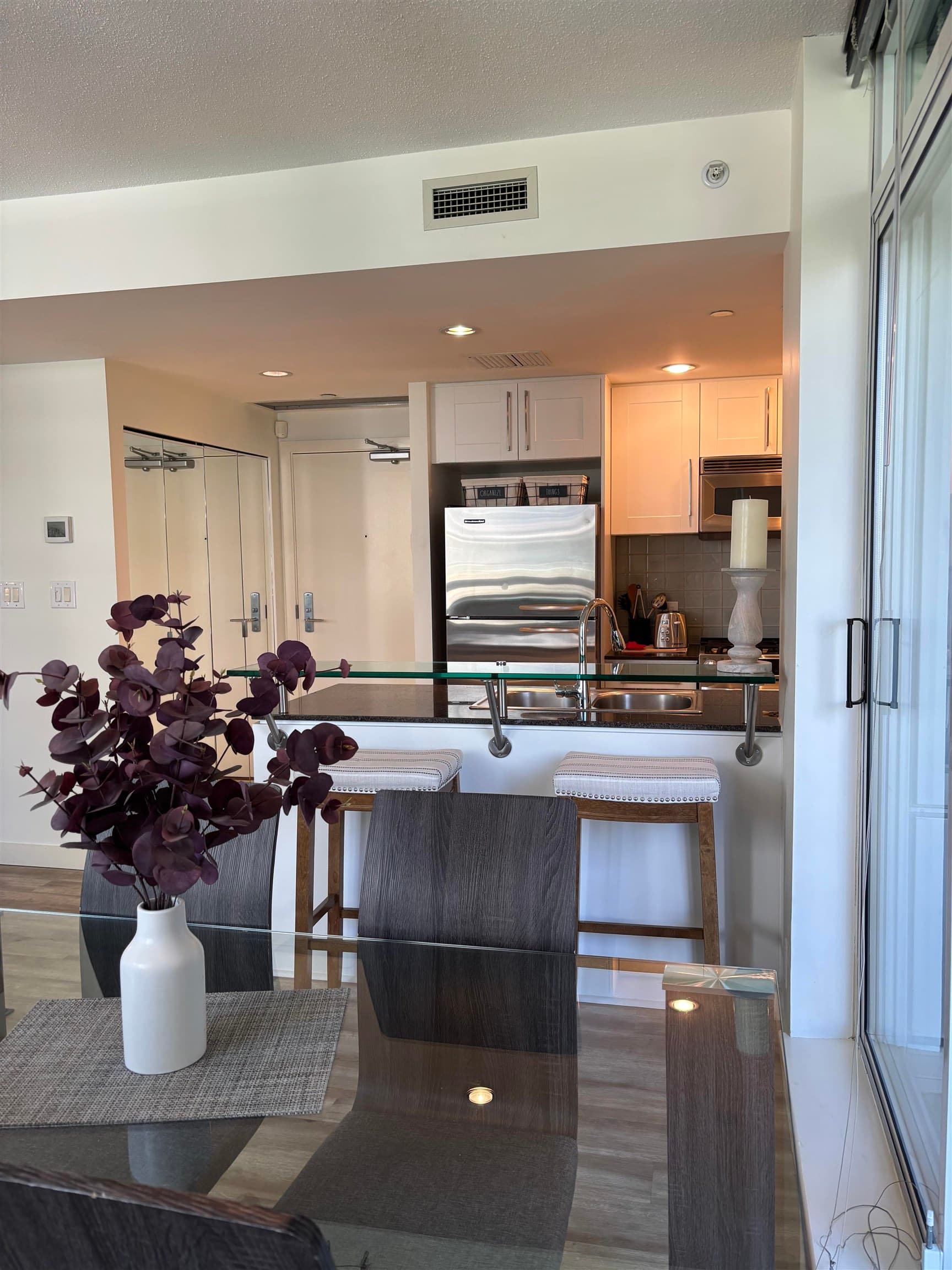 906 - 633 Kinghorne Mews, Vancouver, V6Z 3A9 — photo 4