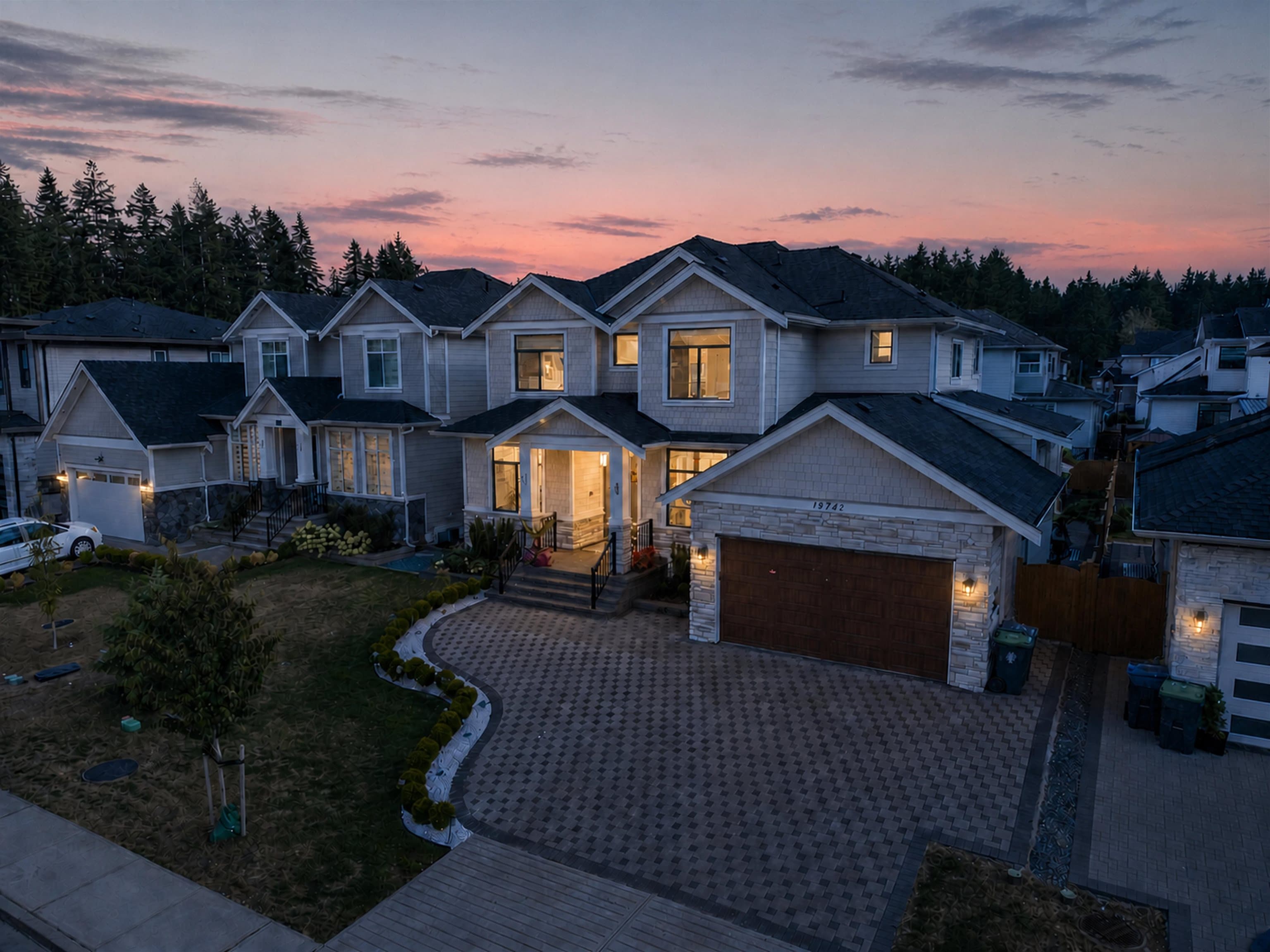 19742 33 Avenue, Langley, V3A 0N9 — photo 1