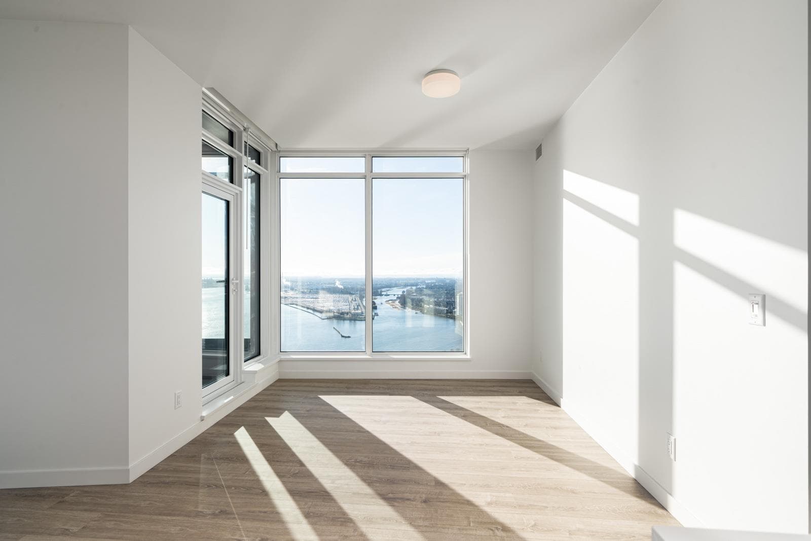 3608 - 680 Quayside Drive, New Westminster, V3M 0P2 — photo 4