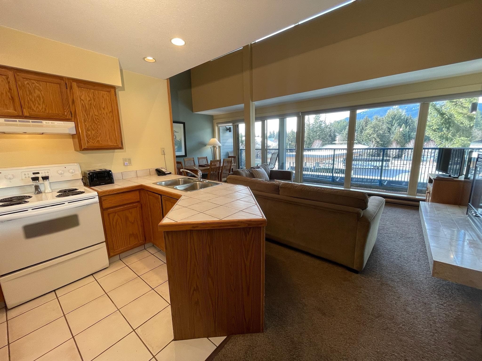 203/303 - 4338 Village Gate Boulevard, Whistler, V8E 1H3 — photo 2