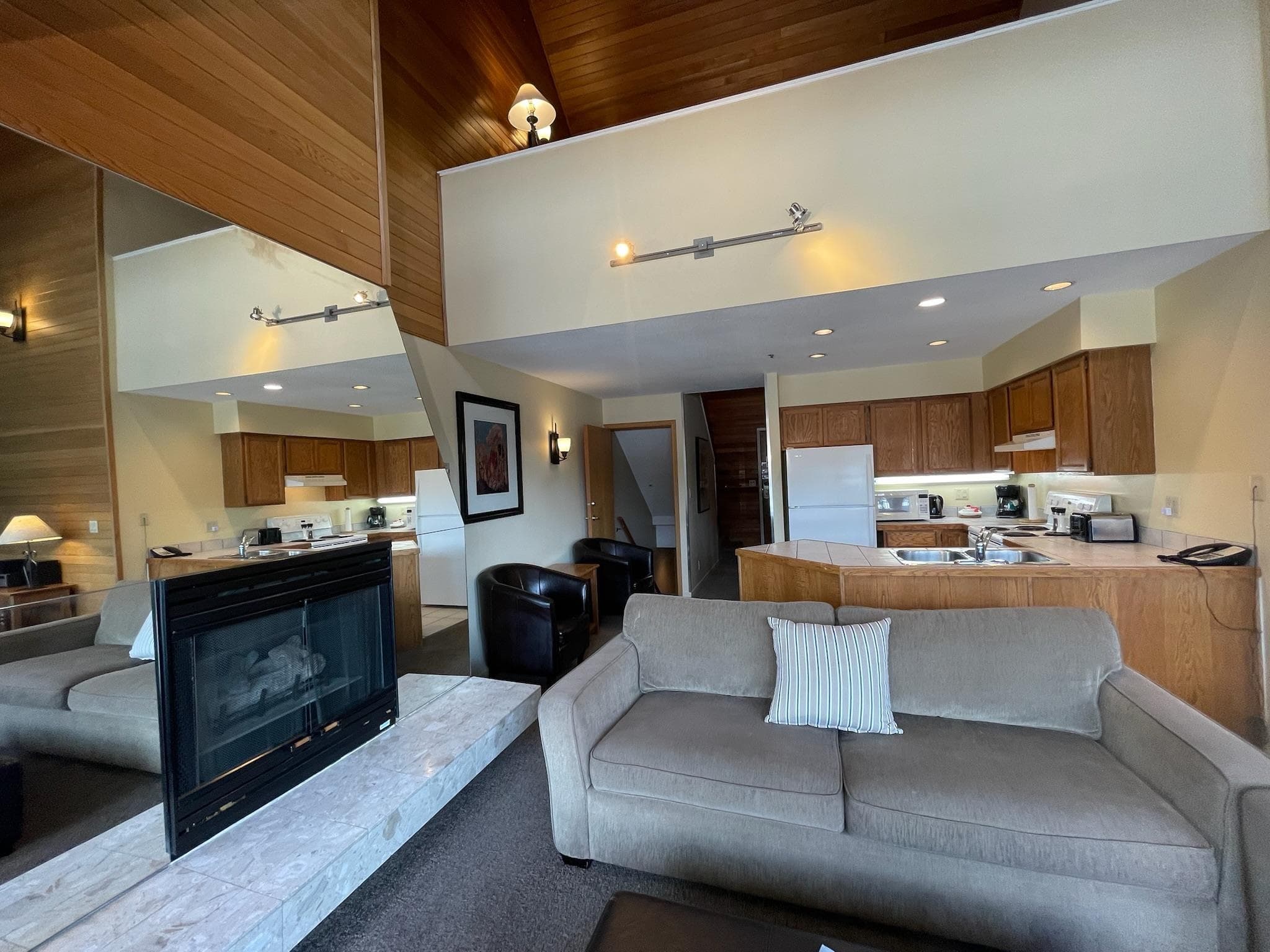 203/303 - 4338 Village Gate Boulevard, Whistler, V8E 1H3 — photo 5
