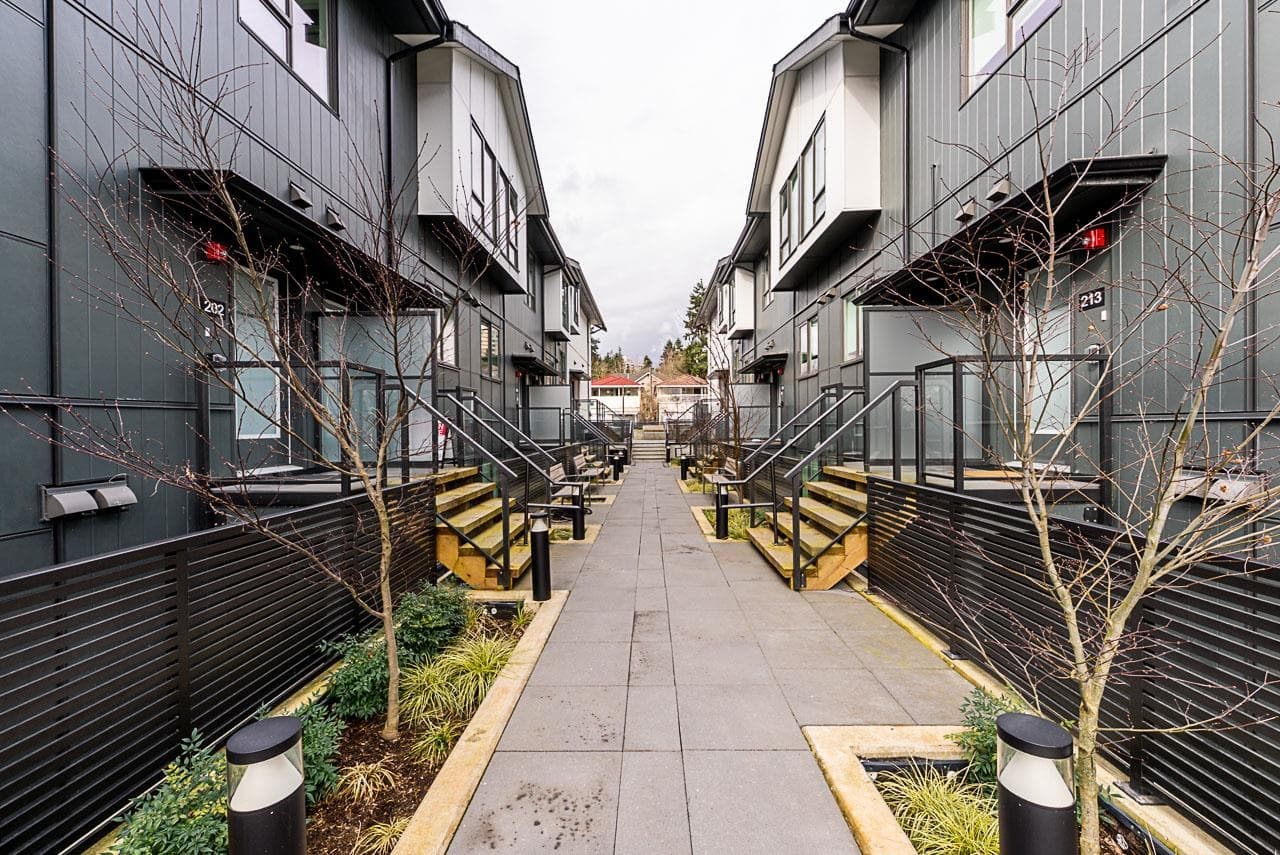 207 - 7161 17th Avenue, Burnaby, V3N 0K1 — photo 3