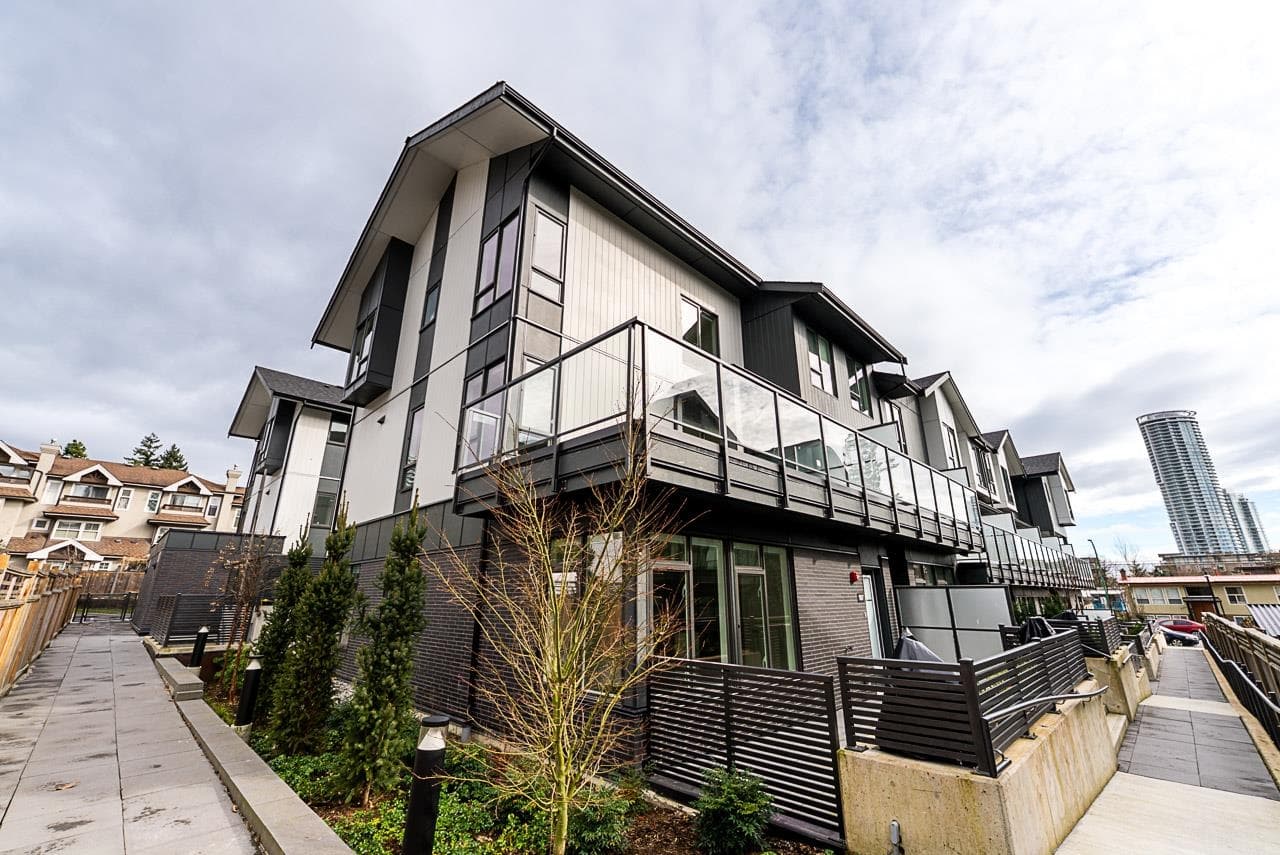 207 - 7161 17th Avenue, Burnaby
