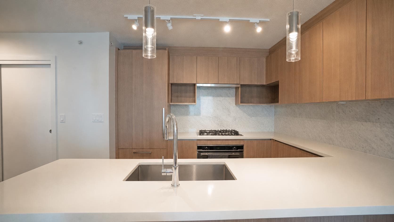3706 - 13750 100 Avenue, Surrey, V3T 0L3 — photo 2