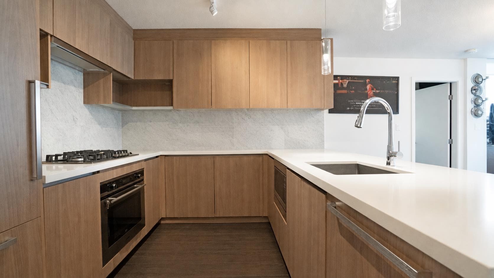 3706 - 13750 100 Avenue, Surrey, V3T 0L3 — photo 1