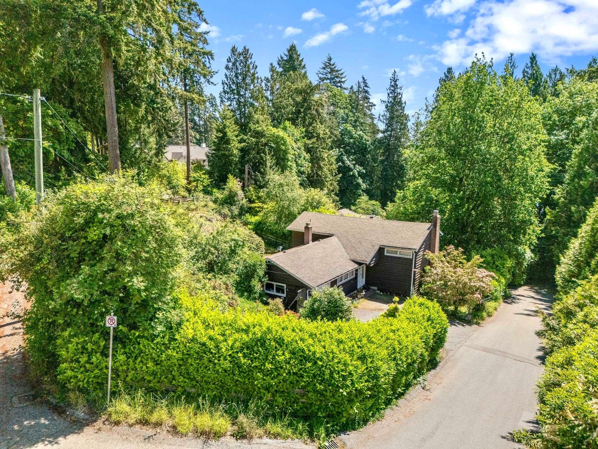 4704 Dogwood Lane, West Vancouver, V7W 1J1 — photo 5