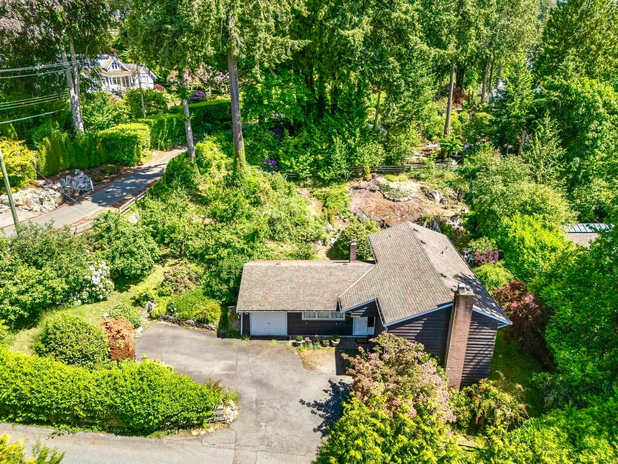 4704 Dogwood Lane, West Vancouver, V7W 1J1 — photo 4
