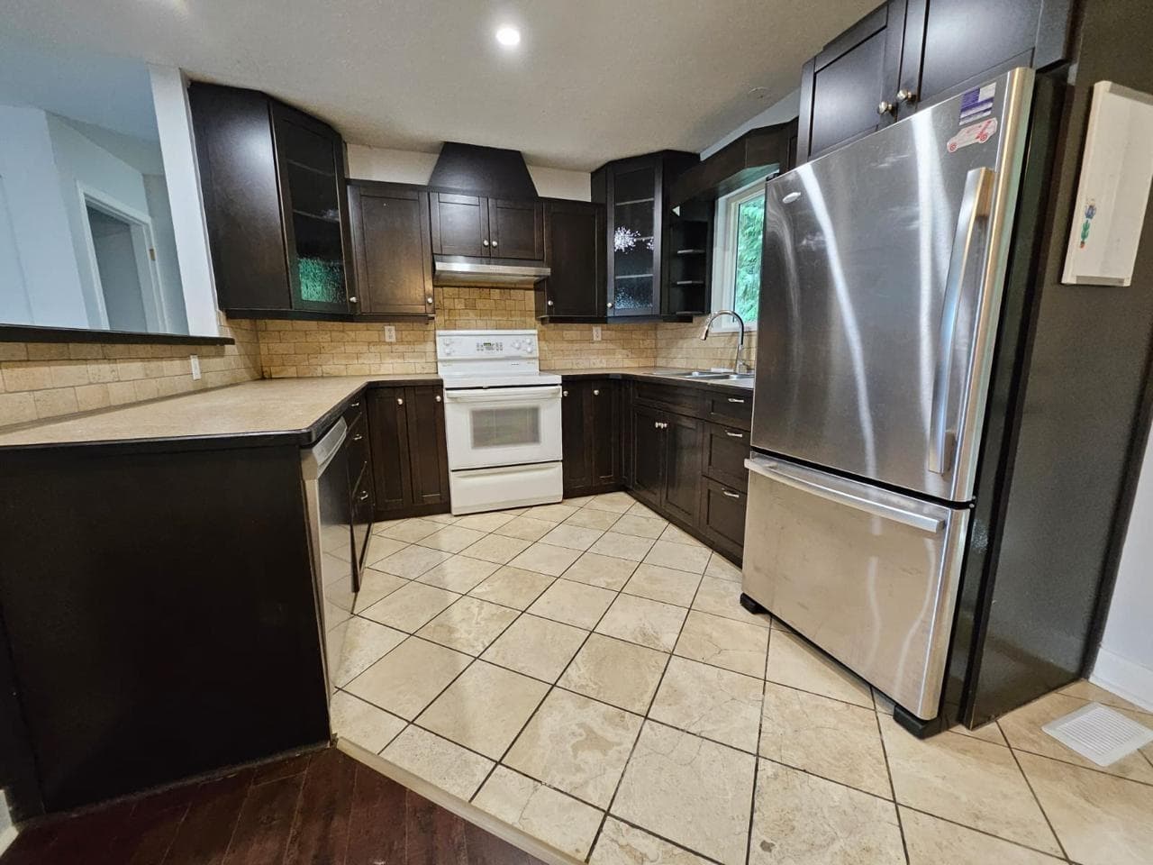 15118 91a Street, Surrey, V3R 6X1 — photo 5
