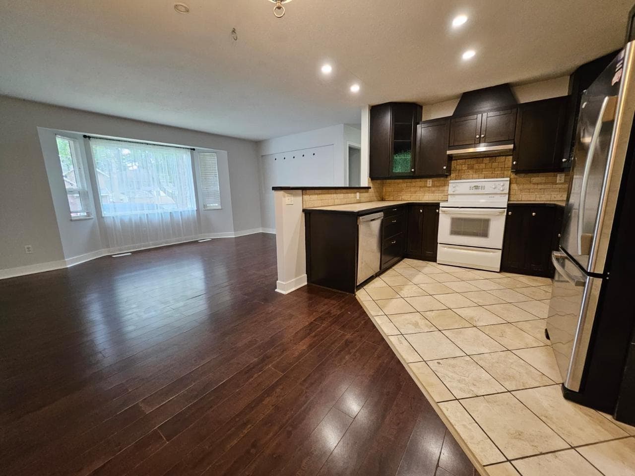 15118 91a Street, Surrey, V3R 6X1 — photo 4