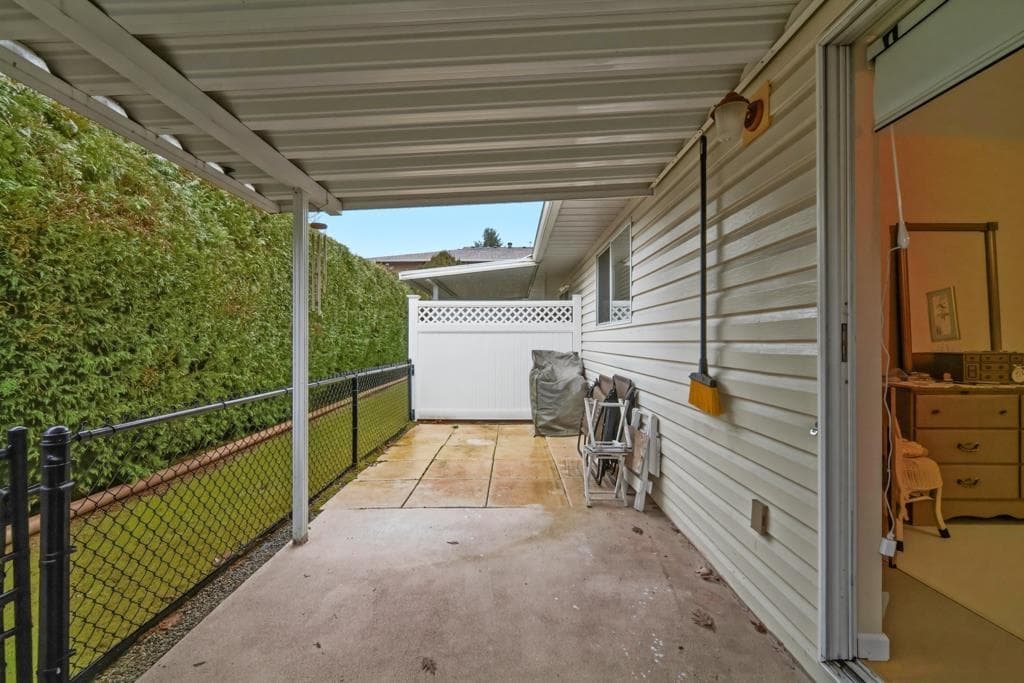 7 - 18960 Advent Road, Pitt Meadows, V3Y 2G4 — photo 5