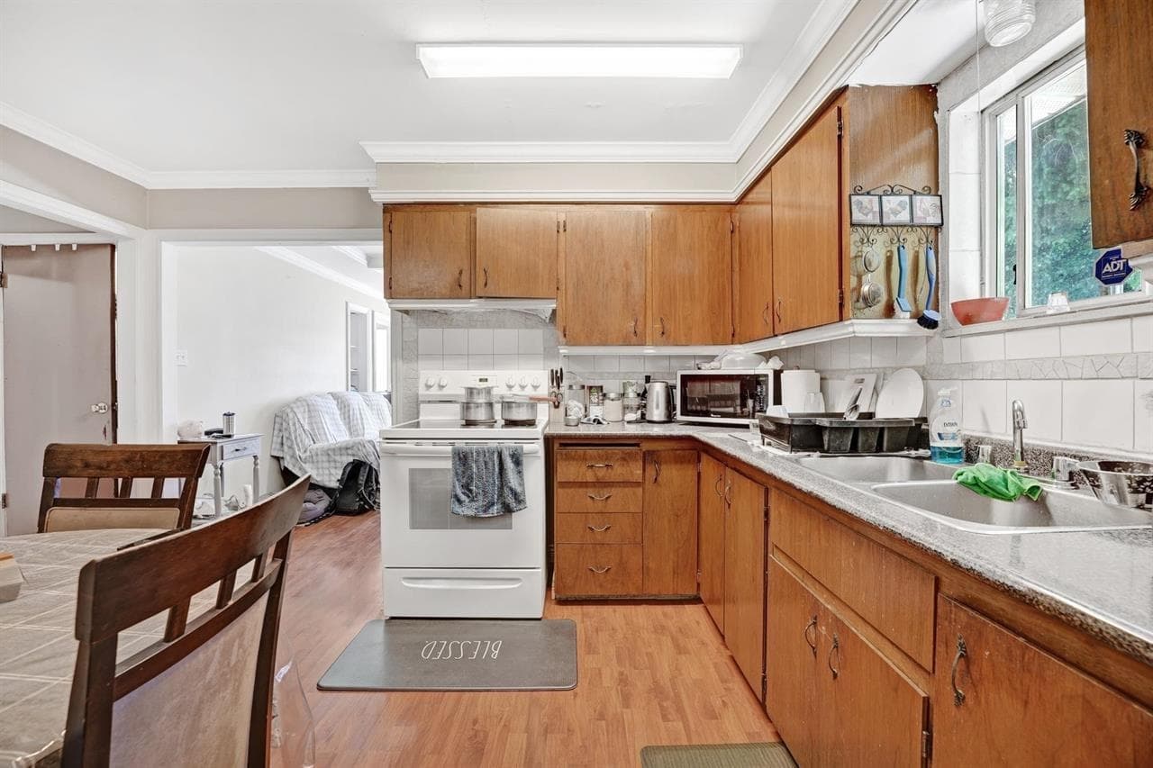 10886 132a Street, Surrey, V3T 3Y4 — photo 3