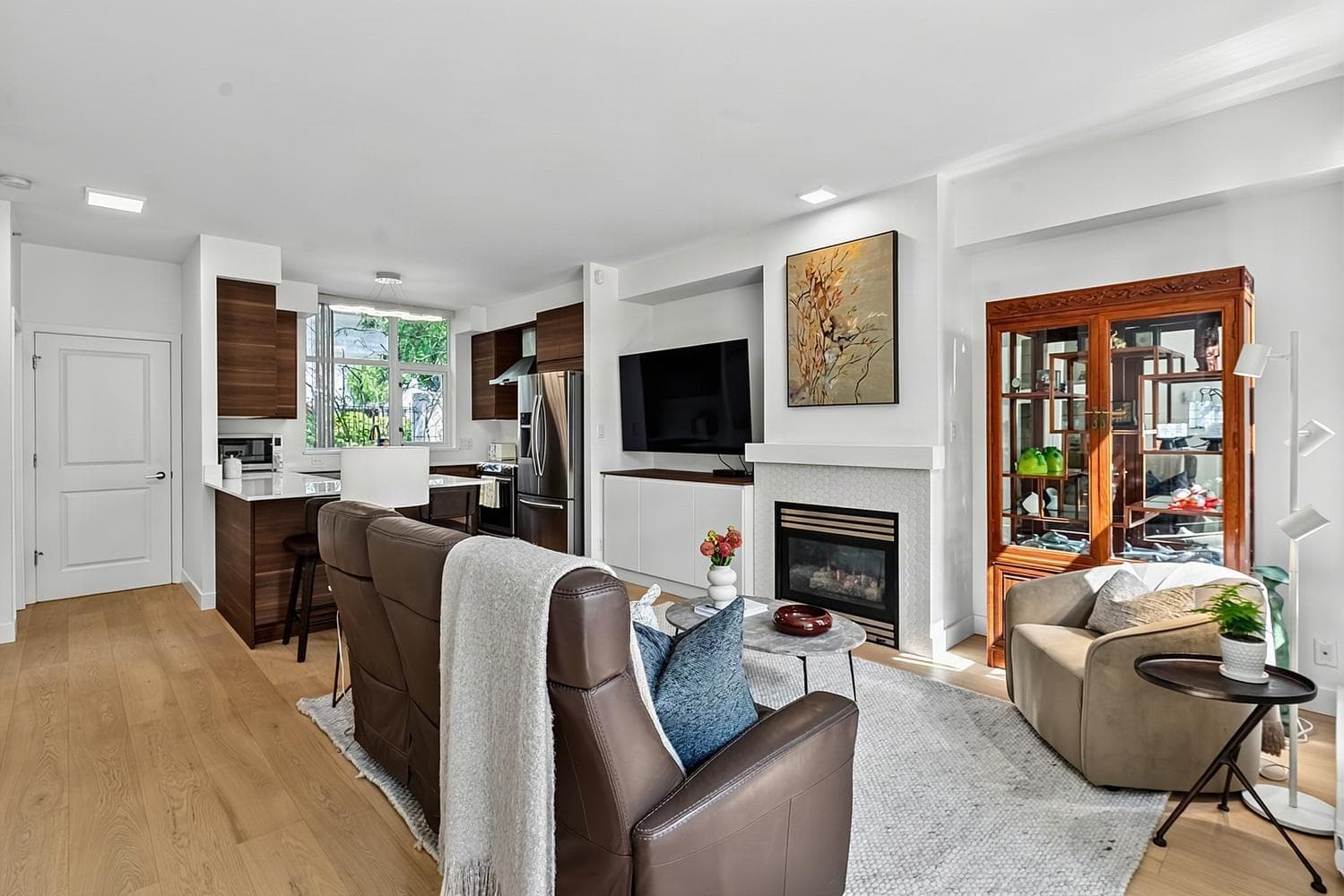 TH5 - 2088 Madison Avenue, Burnaby, V5C 6T5 — photo 3